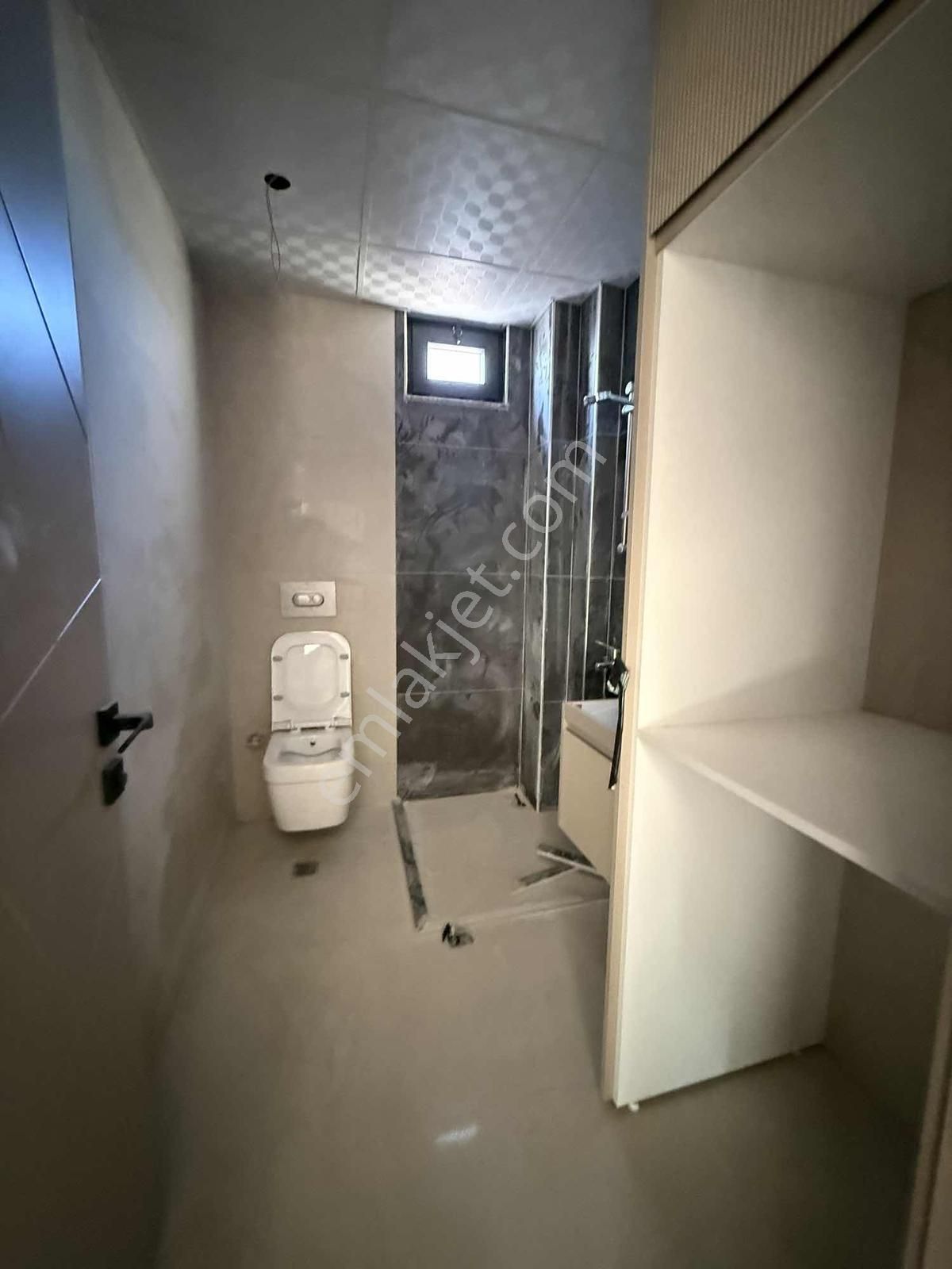 Şehir Hastanesine Komşu 1+1 Arakat Köşe Apart Balkonlu - Görsel 2