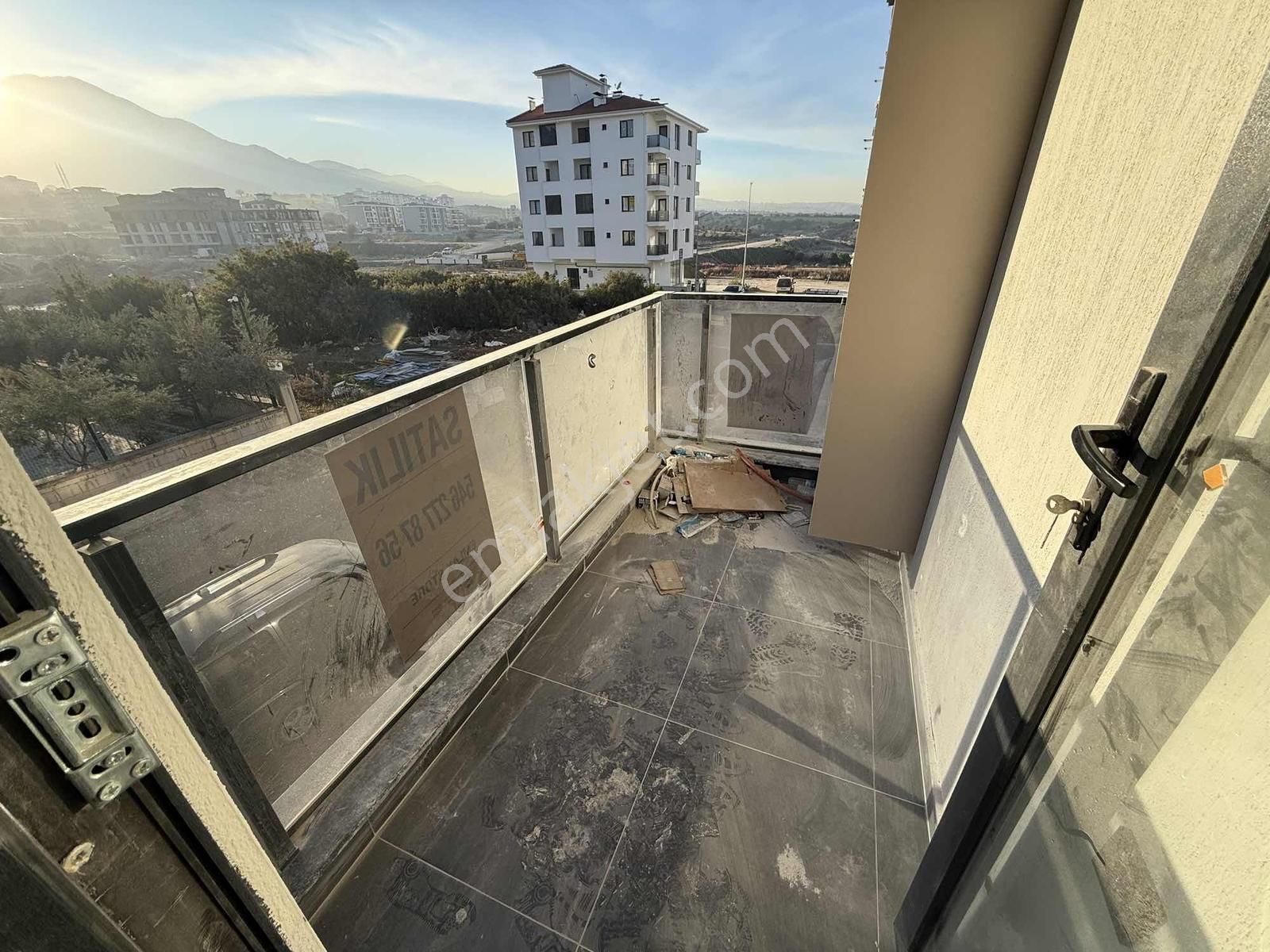 Şehir Hastanesine Komşu 1+1 Arakat Köşe Apart Balkonlu - Görsel 11