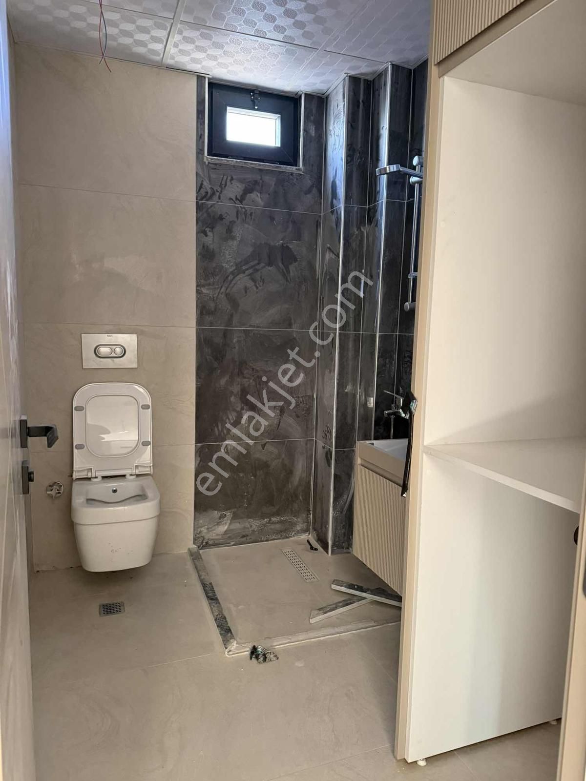 Şehir Hastanesine Komşu 1+1 Arakat Köşe Apart Balkonlu - Görsel 3