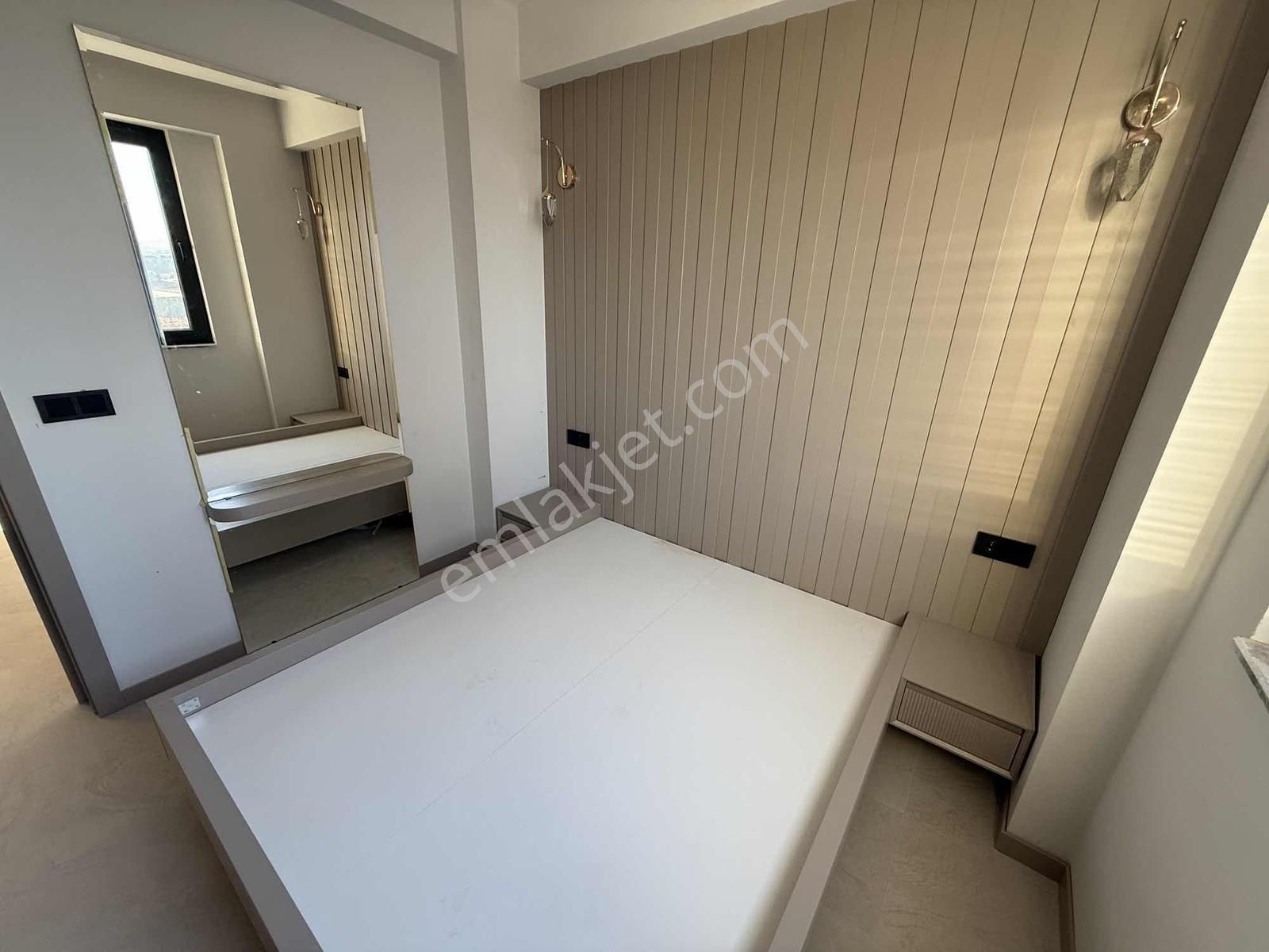 Şehir Hastanesine Komşu 1+1 Arakat Köşe Apart Balkonlu - Görsel 8