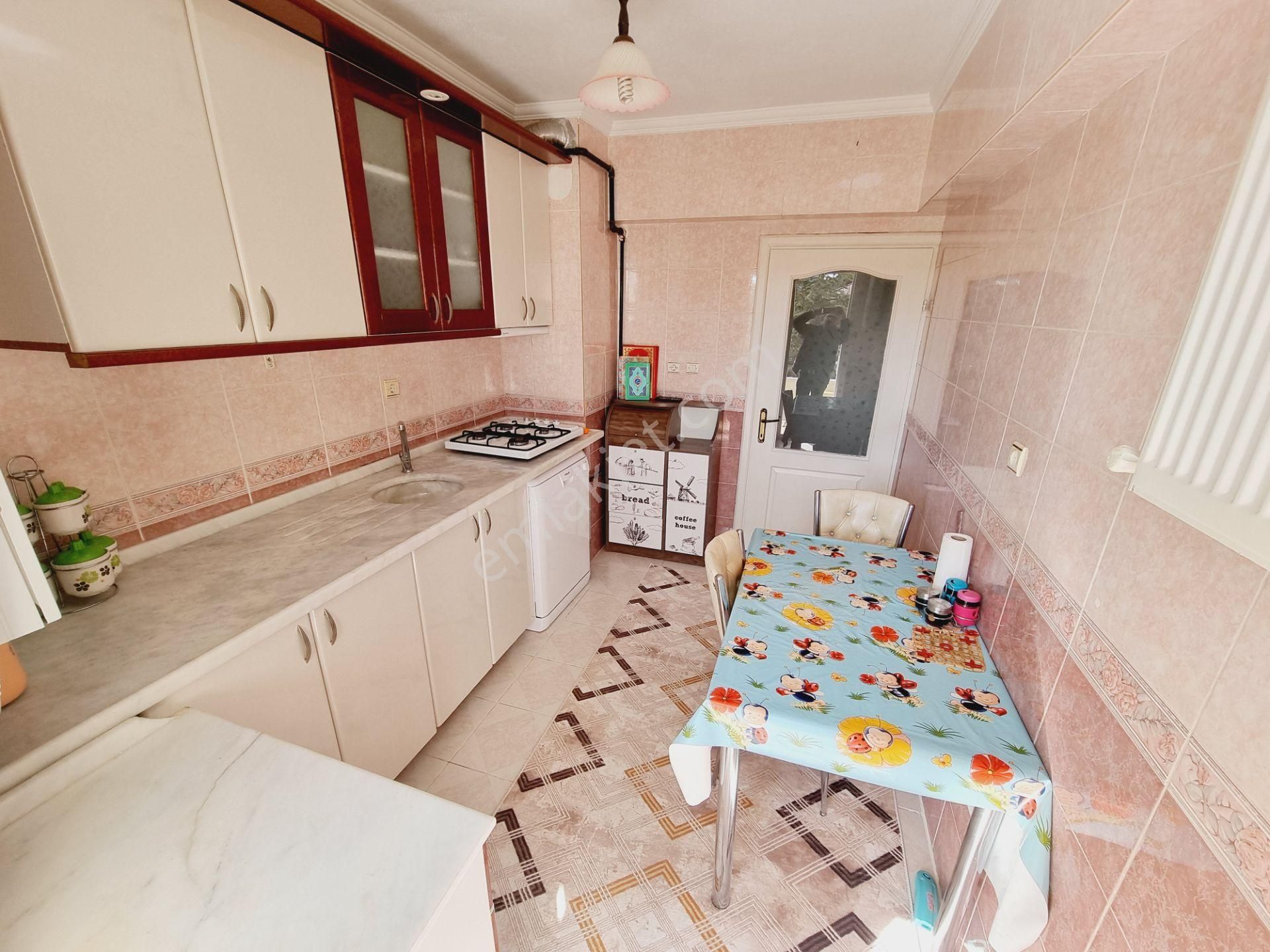 Pursaklar Kalecik Emlak'tan Y.emre Mahallesi 2.katta 3+1 Çift Balkonlu - Görsel 4