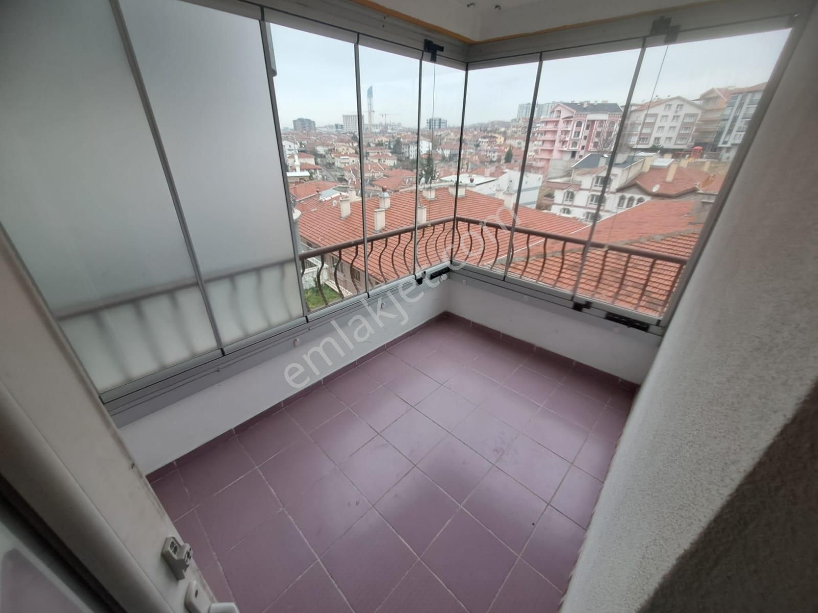 Bilgen Vatan'dan Bağlarbaşı Duman Sokak'ta Asansörlü 4+1 Cepheleri Açık Manzaralı Satılık Daire - Görsel 20