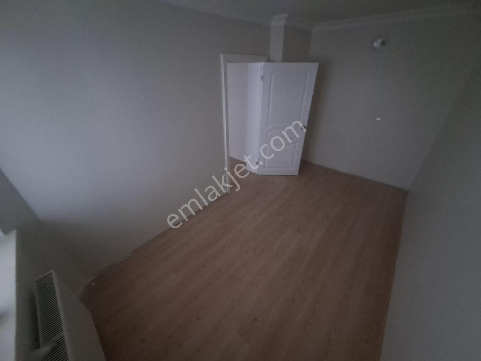 Bilgen Vatan'dan Bağlarbaşı Duman Sokak'ta Asansörlü 4+1 Cepheleri Açık Manzaralı Satılık Daire - Görsel 14