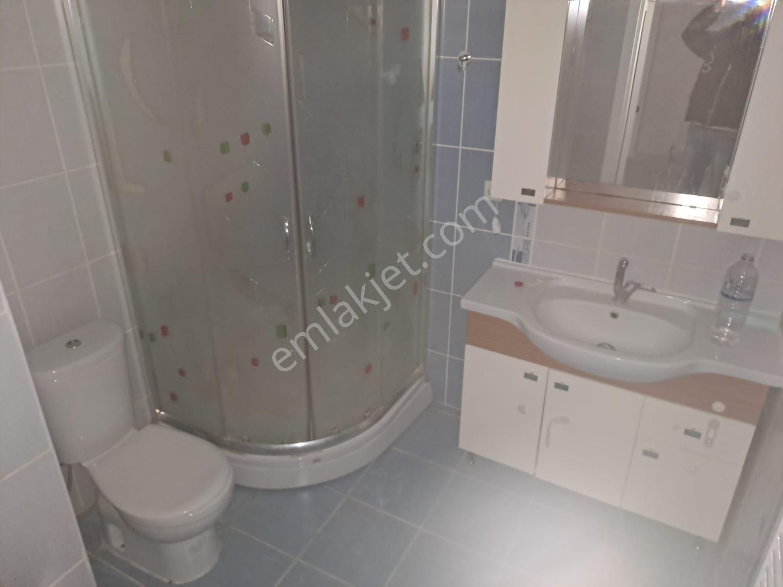 Bilgen Vatan'dan Bağlarbaşı Duman Sokak'ta Asansörlü 4+1 Cepheleri Açık Manzaralı Satılık Daire