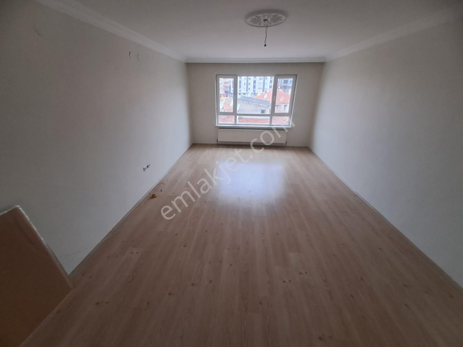 Bilgen Vatan'dan Bağlarbaşı Duman Sokak'ta Asansörlü 4+1 Cepheleri Açık Manzaralı Satılık Daire - Görsel 10