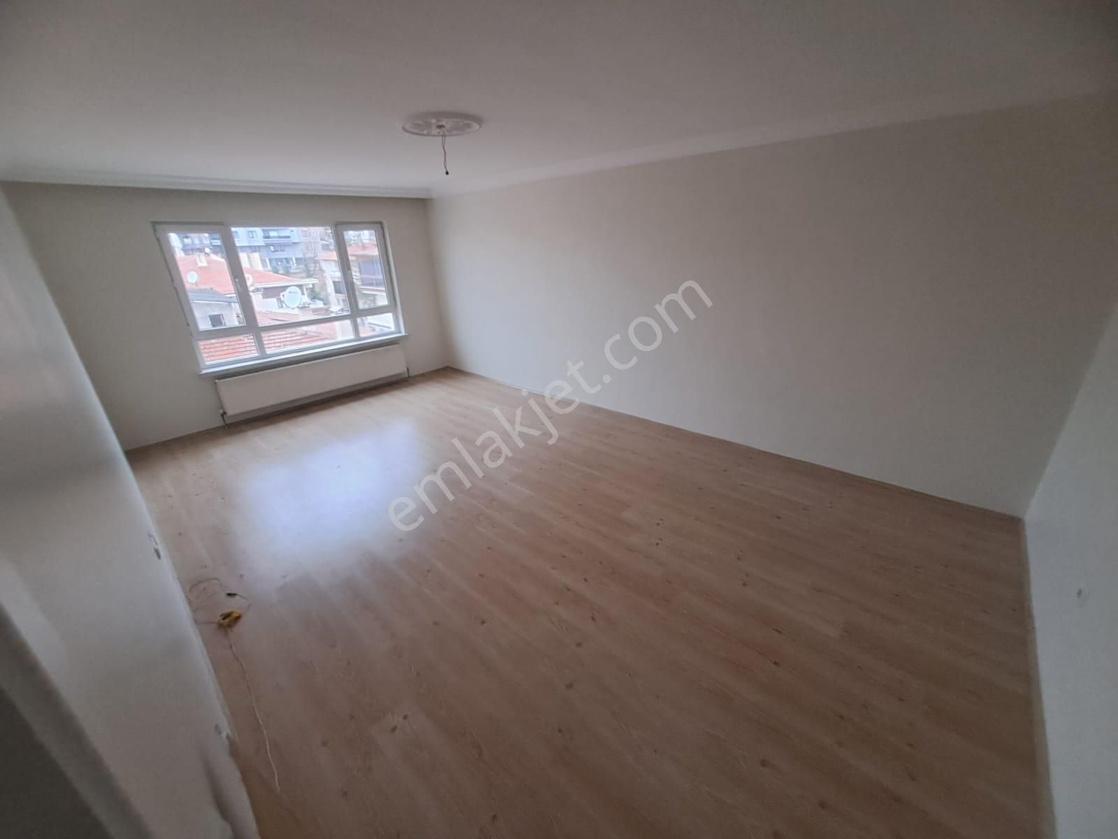 Bilgen Vatan'dan Bağlarbaşı Duman Sokak'ta Asansörlü 4+1 Cepheleri Açık Manzaralı Satılık Daire - Görsel 6