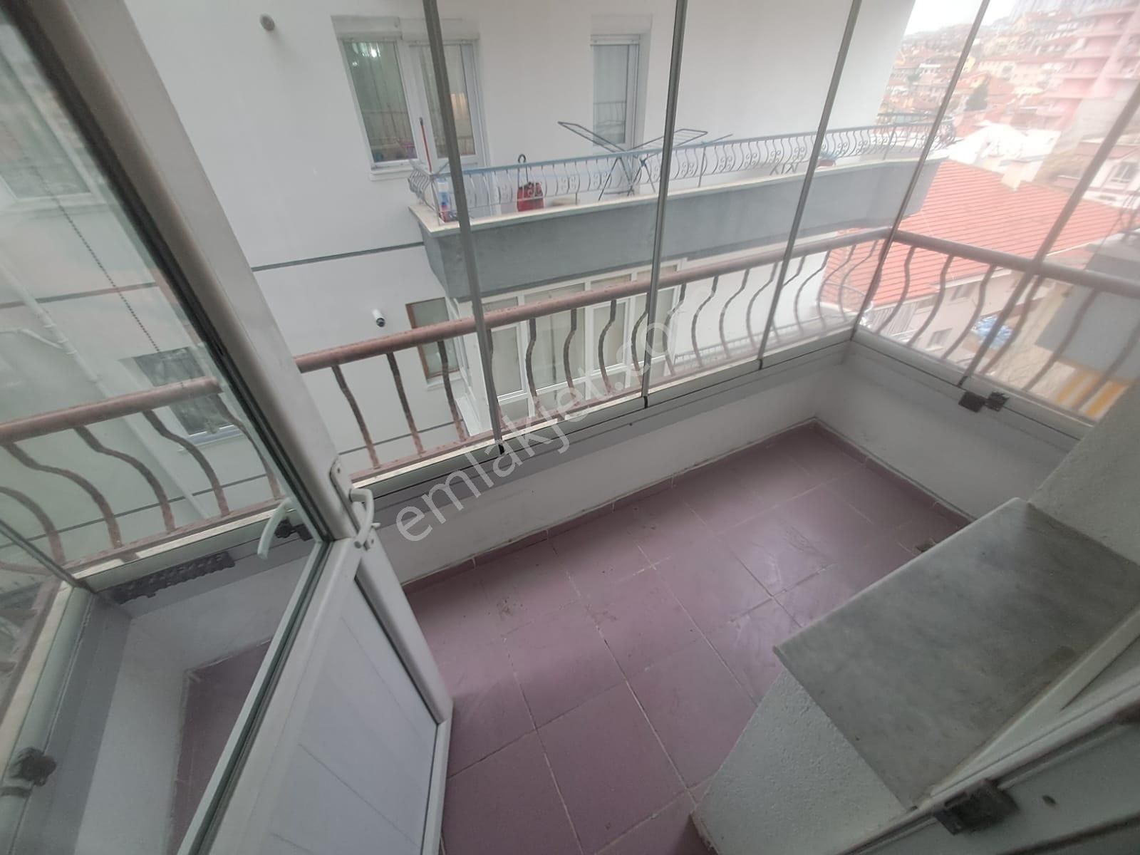 Bilgen Vatan'dan Bağlarbaşı Duman Sokak'ta Asansörlü 4+1 Cepheleri Açık Manzaralı Satılık Daire - Görsel 16