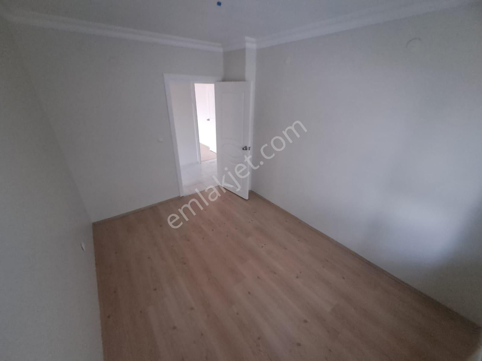 Bilgen Vatan'dan Bağlarbaşı Duman Sokak'ta Asansörlü 4+1 Cepheleri Açık Manzaralı Satılık Daire - Görsel 13