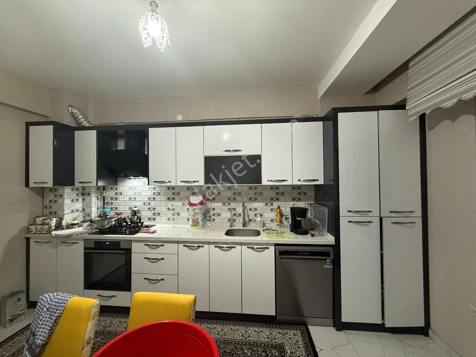 Aktel Gayri Menkulde Akşemsettinde Satılık 3+1 Daire - Görsel 8