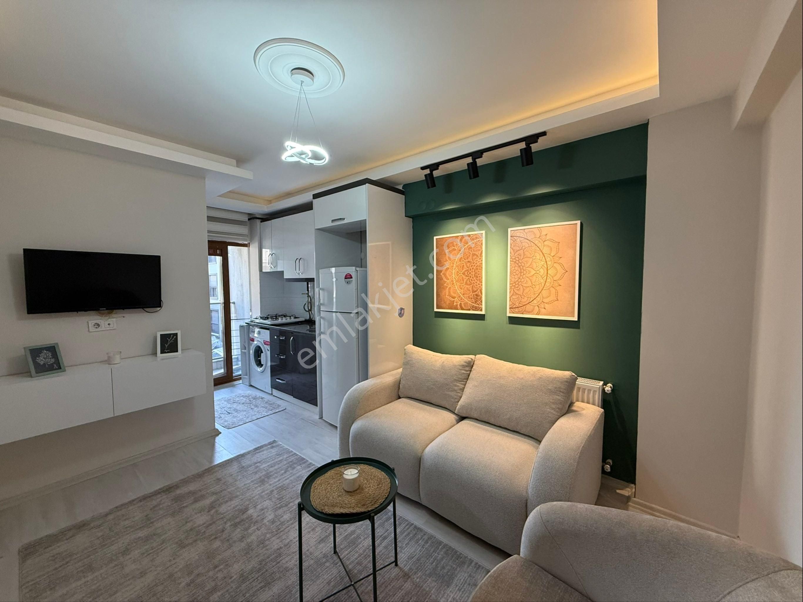 Üçkuyular Meydanda Arakat Doğalgazlı Balkonlu 1+1