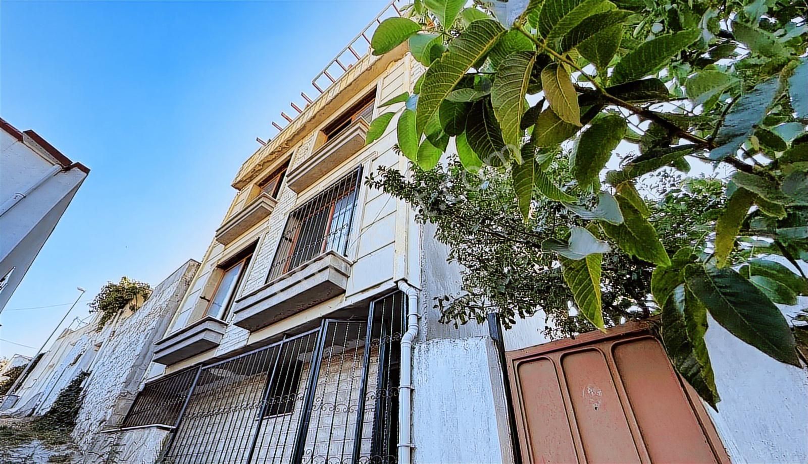 Era Angel'dan Bergama Gazipaşa Mahallesinde 4+2 Müstakil