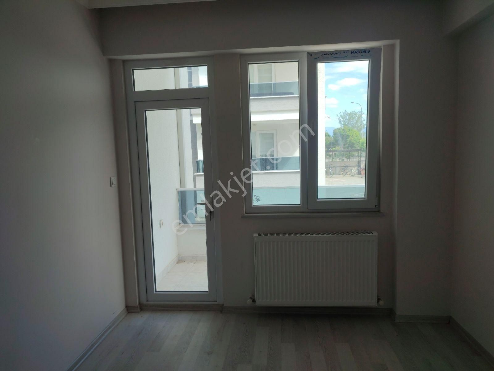 Ertuğrulgazi Mahallesinde Site İçinde 140 M2 3+1 Kiralık Daire - Görsel 4