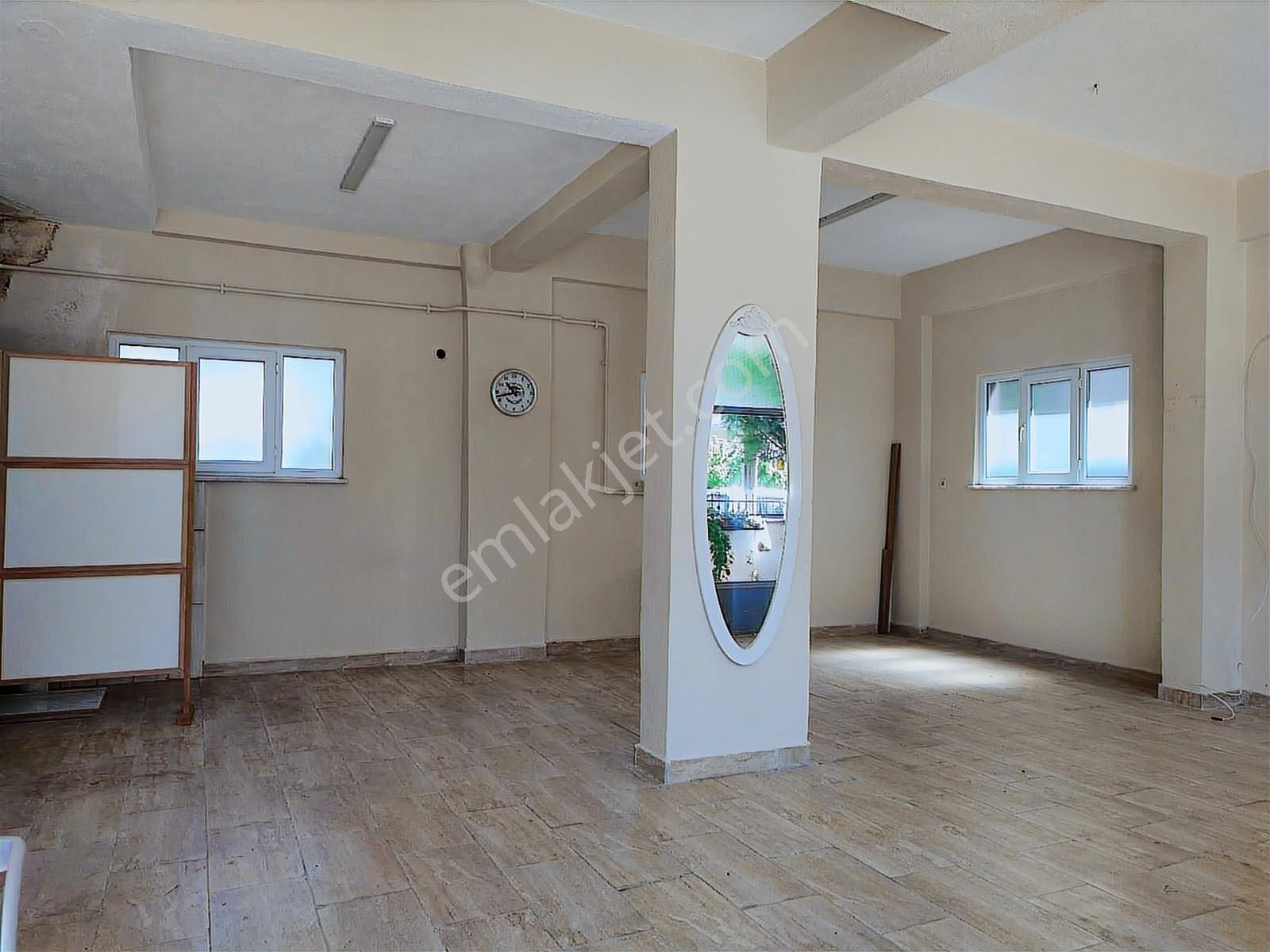 Kemalpaşa Mahallesinde Merkezi Bölgede 73 M2 Kiralık İşyeri - Görsel 10