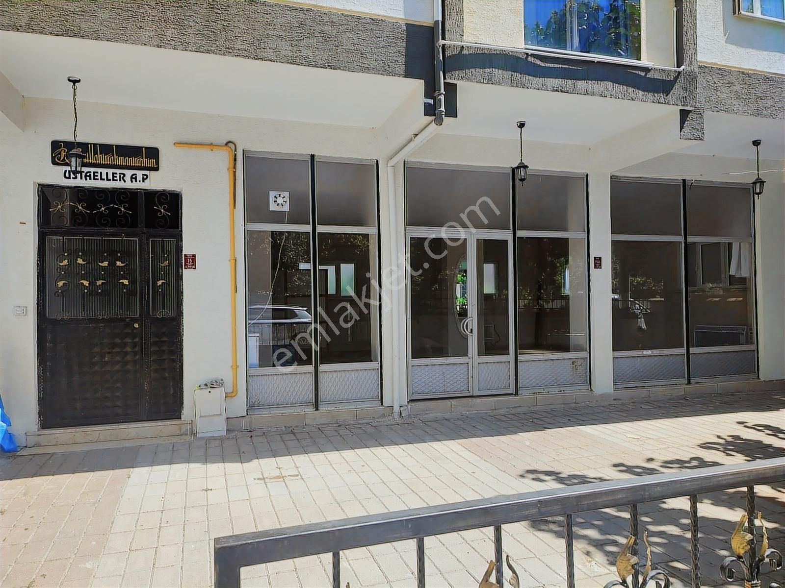 Kemalpaşa Mahallesinde Merkezi Bölgede 73 M2 Kiralık İşyeri - Görsel 8