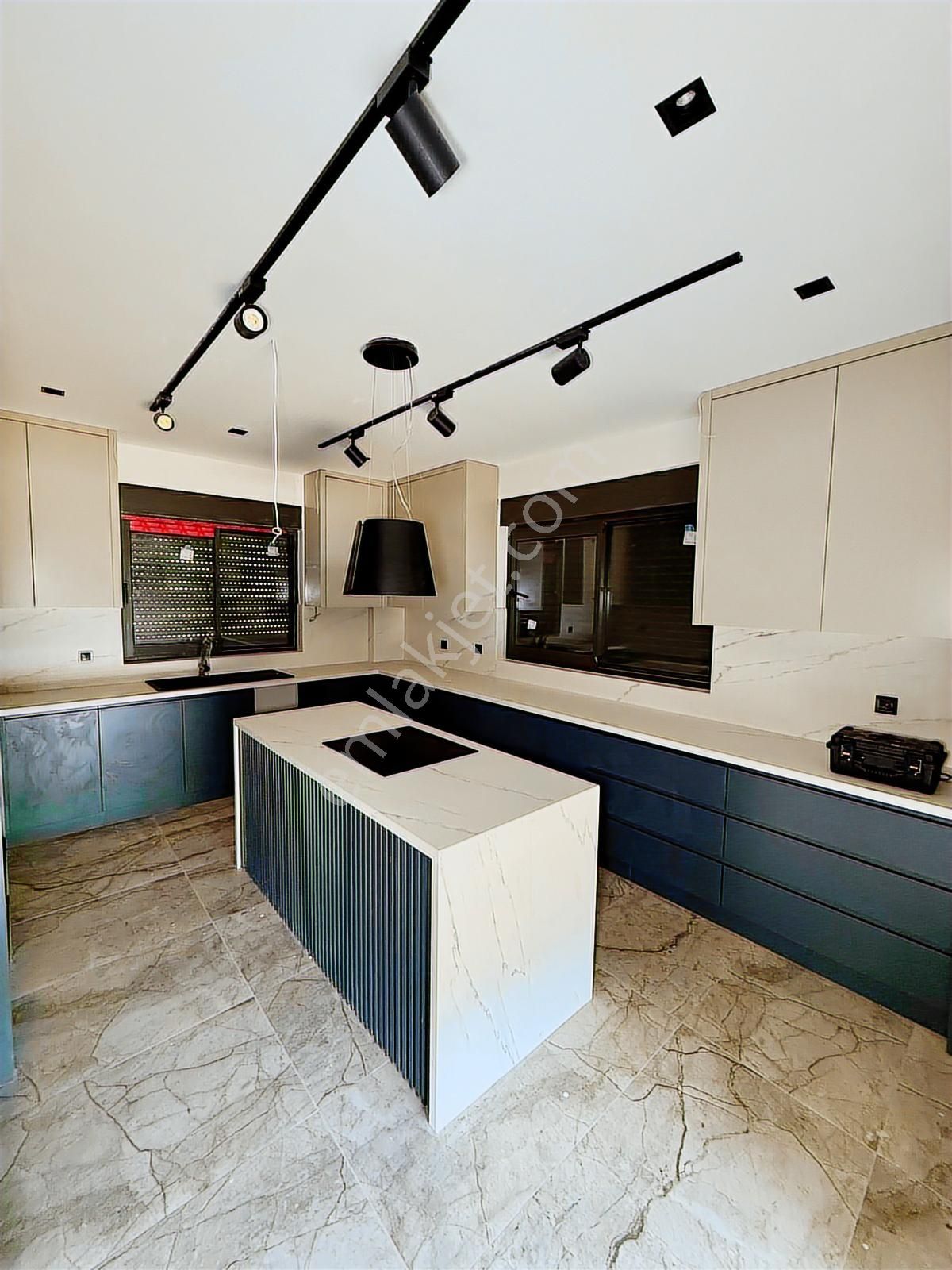 Döşemealtı Yeşilbayır'da Havuzlu Ultra Lüks Müstakil Villa - Görsel 18