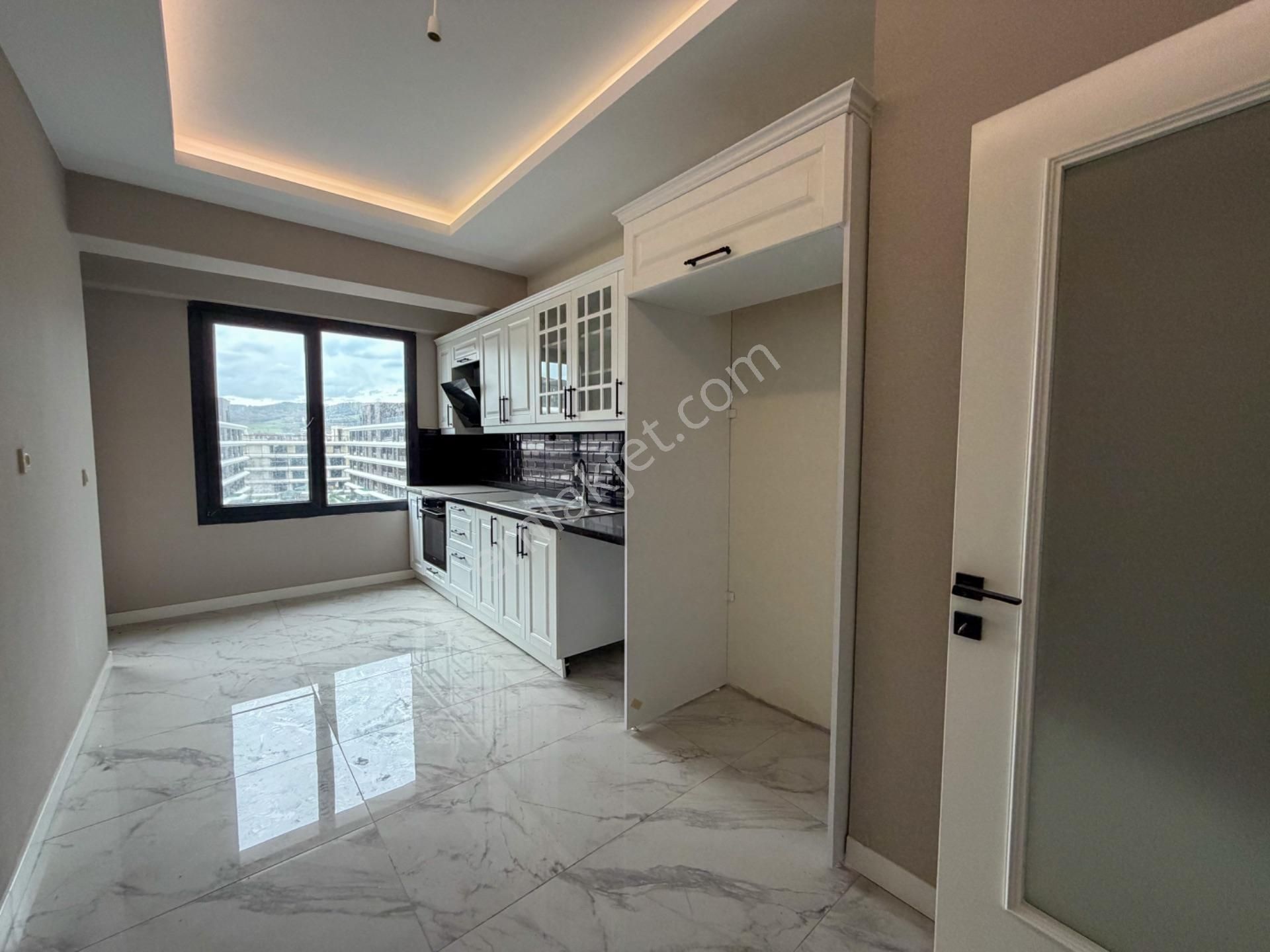 Kadıköy Meydan Suites'de Konum Avantajlı 3+1 Satılık Daire - Görsel 8
