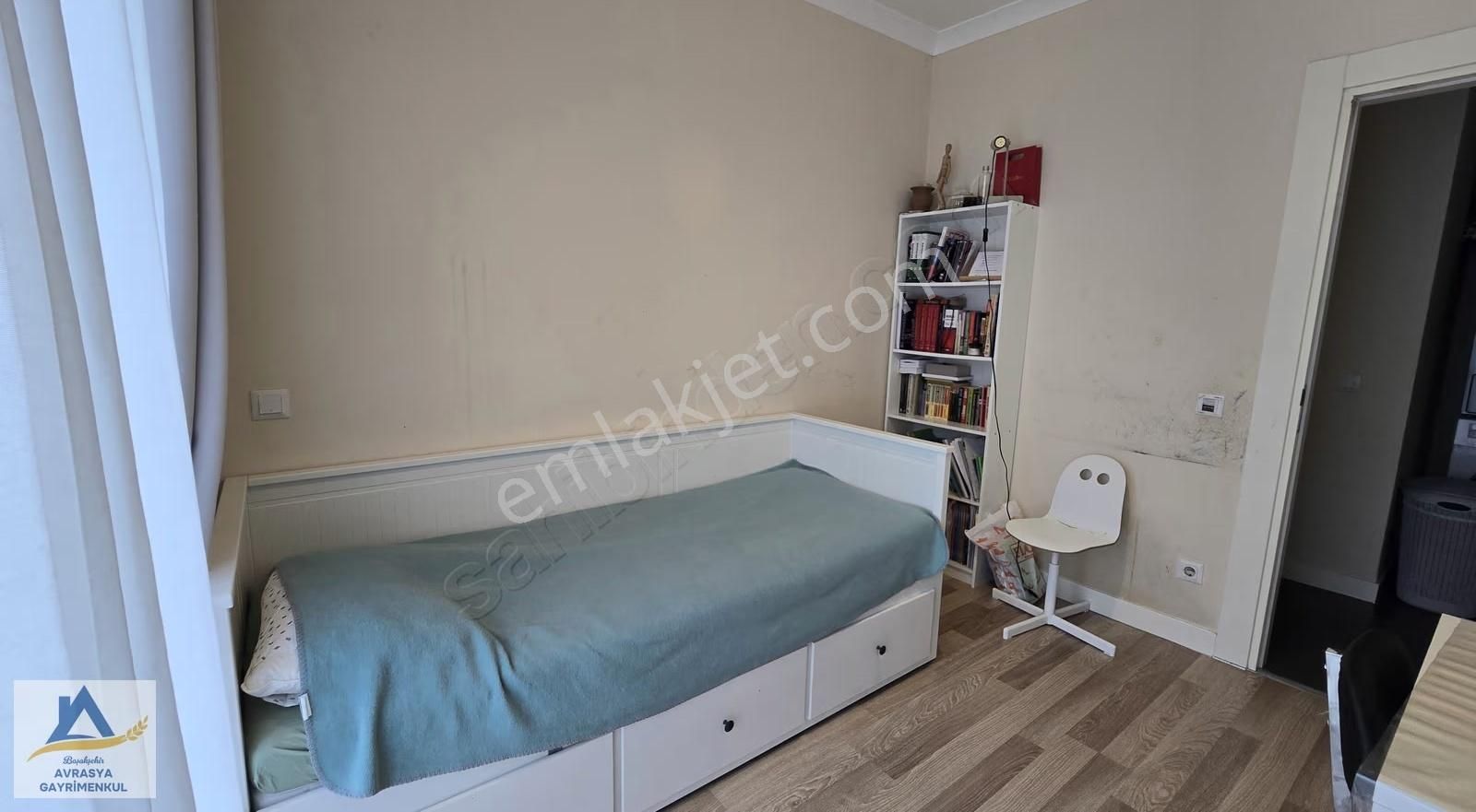 Başakşehir Emlak Konut 1. Kısım Kısa Katlıda Satılık 3+1 Daire - Görsel 9