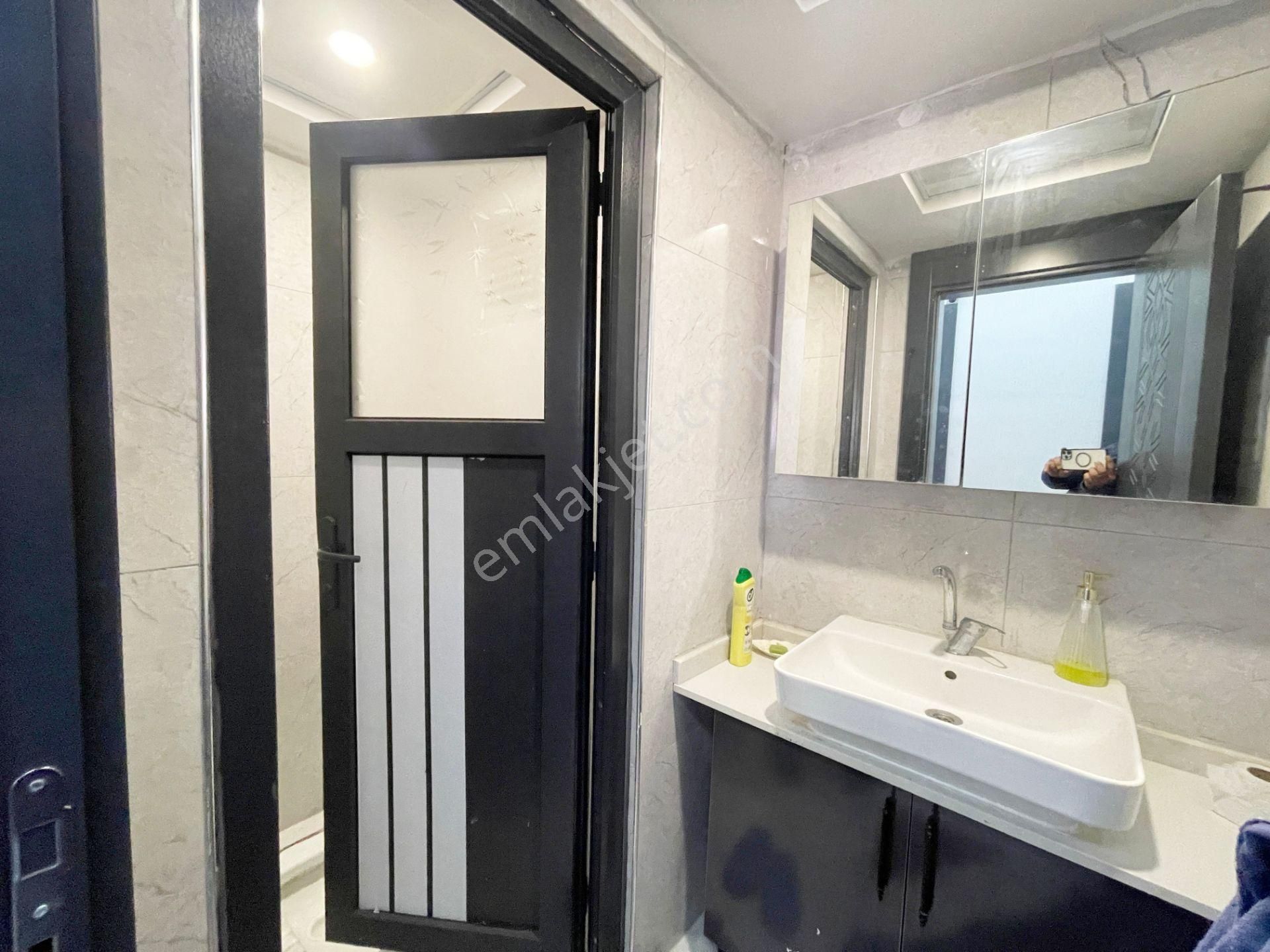 Alpaslan'da Cam Balkonlu Ebeveyn Banyolu Bakımlı 2+1 Daire - Görsel 17