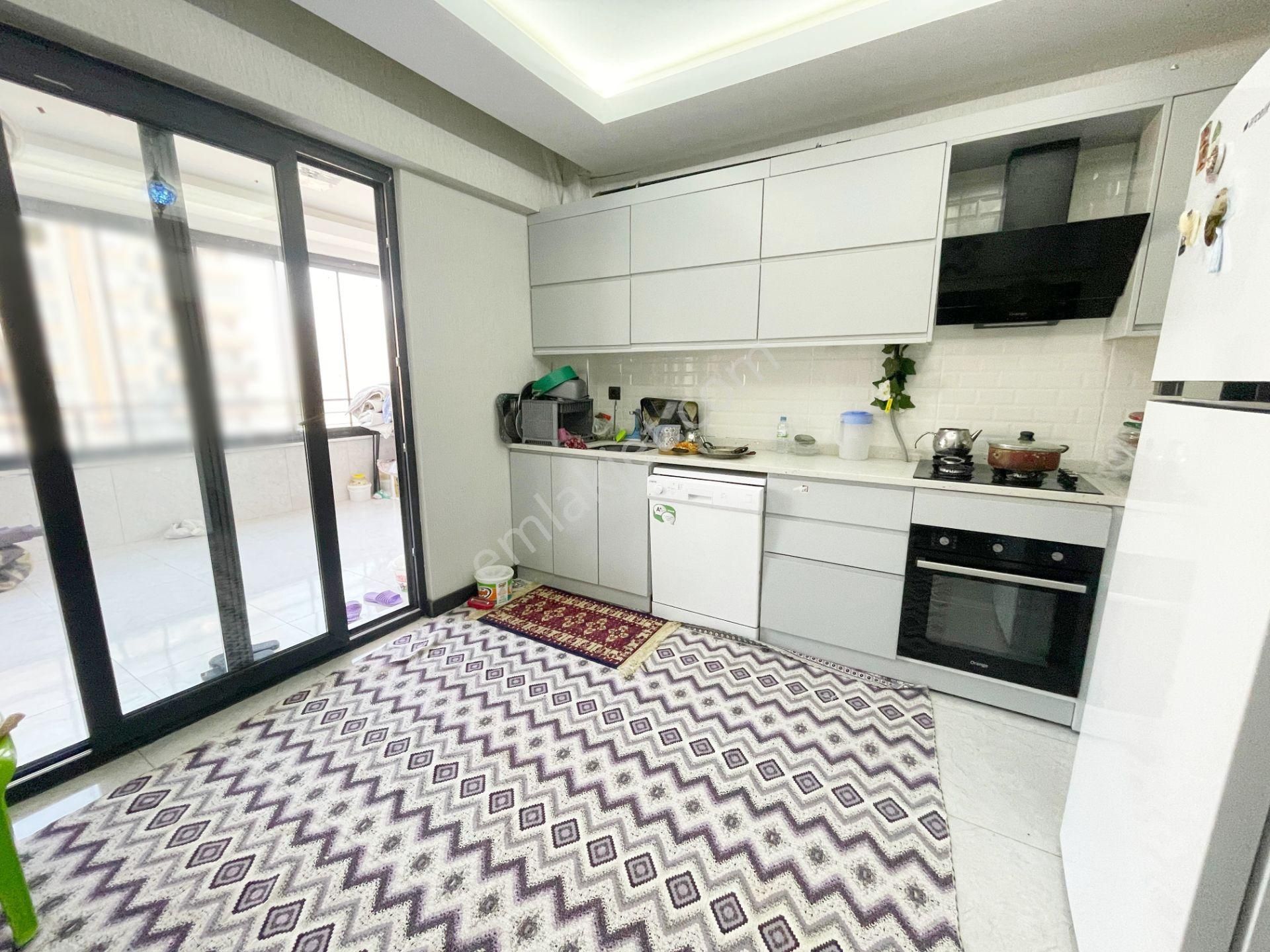 Alpaslan'da Cam Balkonlu Ebeveyn Banyolu Bakımlı 2+1 Daire - Görsel 3