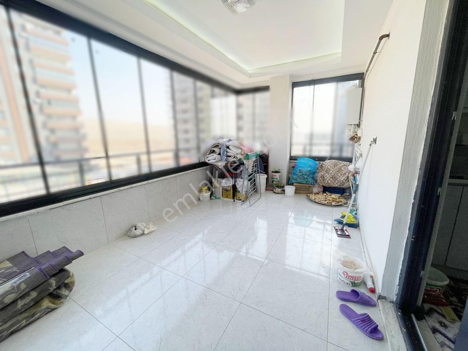 Alpaslan'da Cam Balkonlu Ebeveyn Banyolu Bakımlı 2+1 Daire - Görsel 4