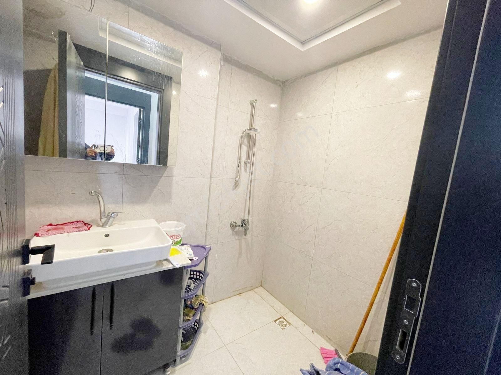 Alpaslan'da Cam Balkonlu Ebeveyn Banyolu Bakımlı 2+1 Daire - Görsel 15