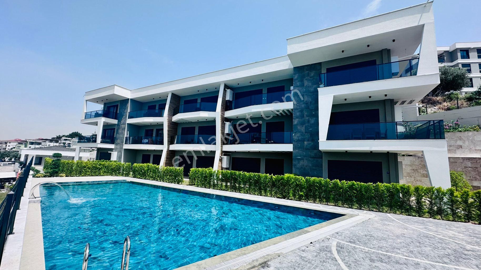 Kadınlar Denizi 1+1 Full Eşyalı Full Deniz Manzaralı Satılık Rezidans Daire