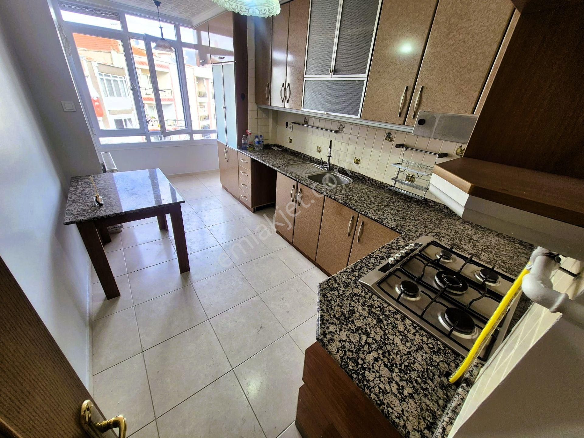 Buca Hürriyet Mahallesi 3+1 Satılık Daire