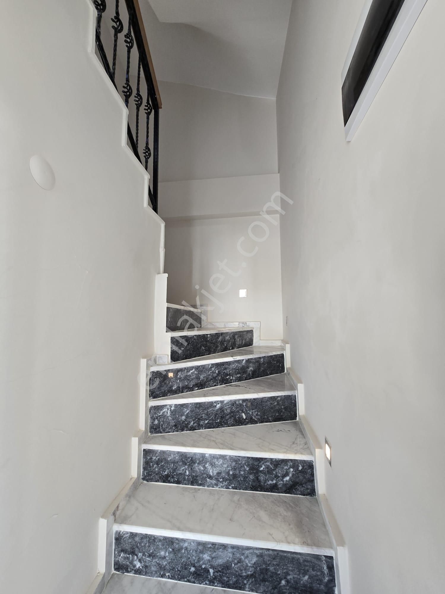 Didim Akbük’te Deniz Manzaralı Sıfır 3+1 Müstakil Villa - Görsel 13