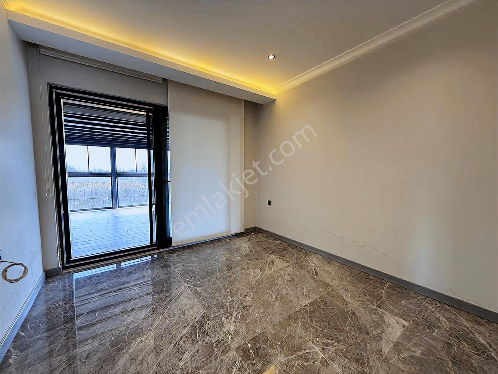 Akram'dan Yunuseli'de Önü Açık Emsalsiz Villa - Görsel 12