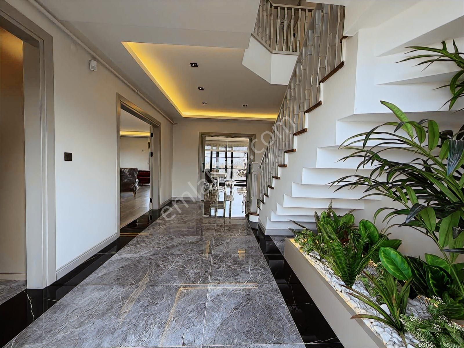 Akram'dan Yunuseli'de Önü Açık Emsalsiz Villa - Görsel 17