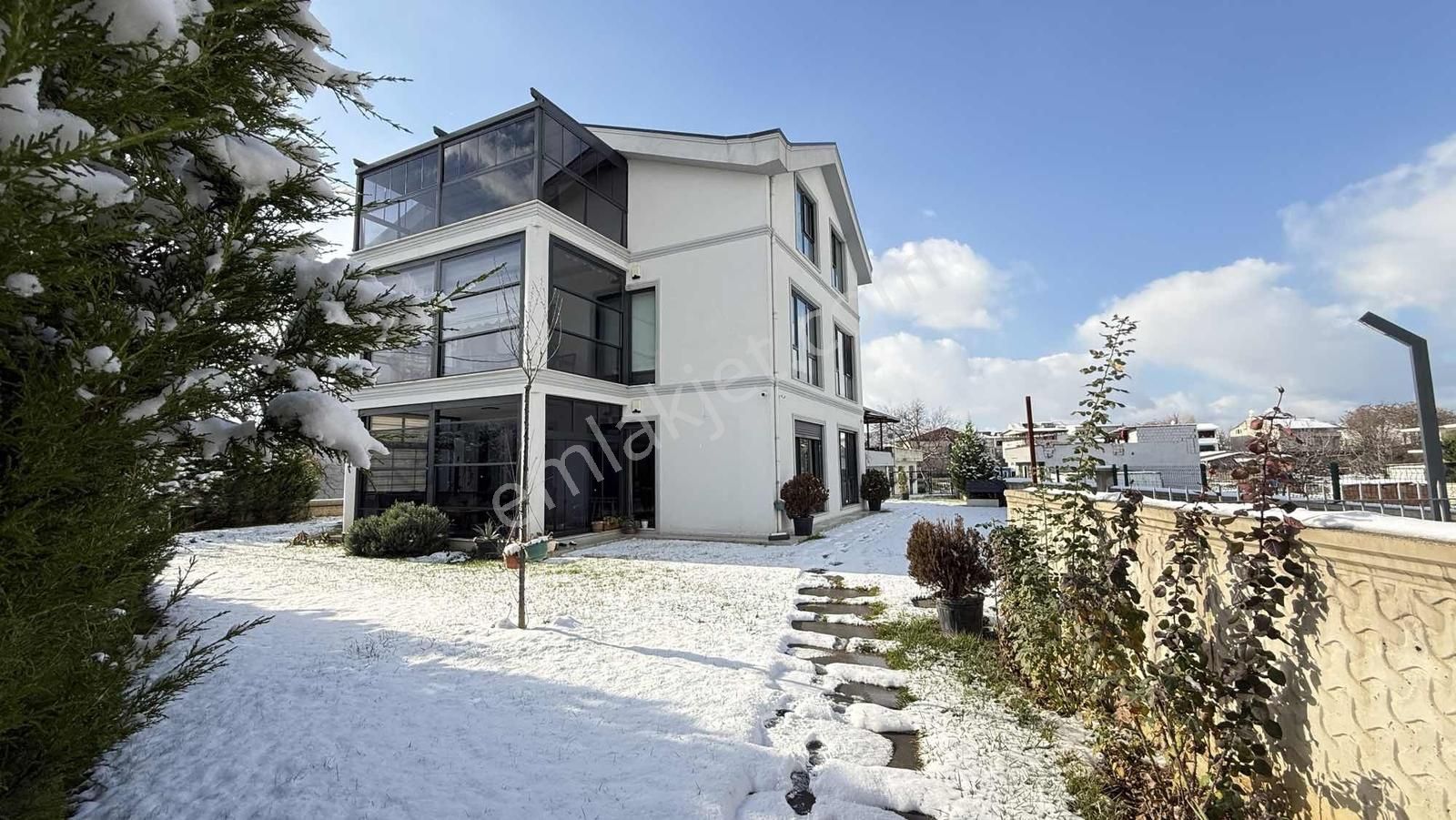 Akram'dan Yunuseli'de Önü Açık Emsalsiz Villa - Görsel 26