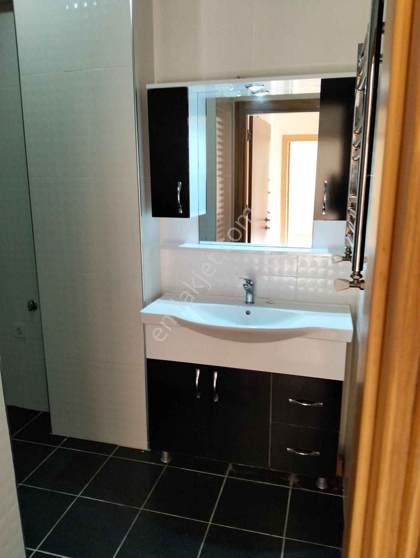 Sancaktepe Fatih Mah Geylani Cad Üzeri 4+1 Üst Dubleks Kiralık - Görsel 12