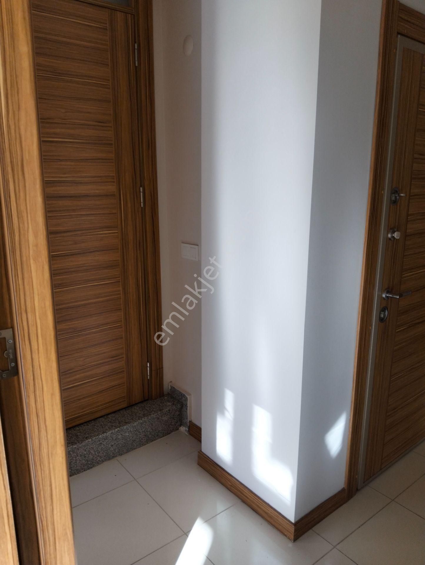 Sancaktepe Fatih Mah Geylani Cad Üzeri 4+1 Üst Dubleks Kiralık - Görsel 17