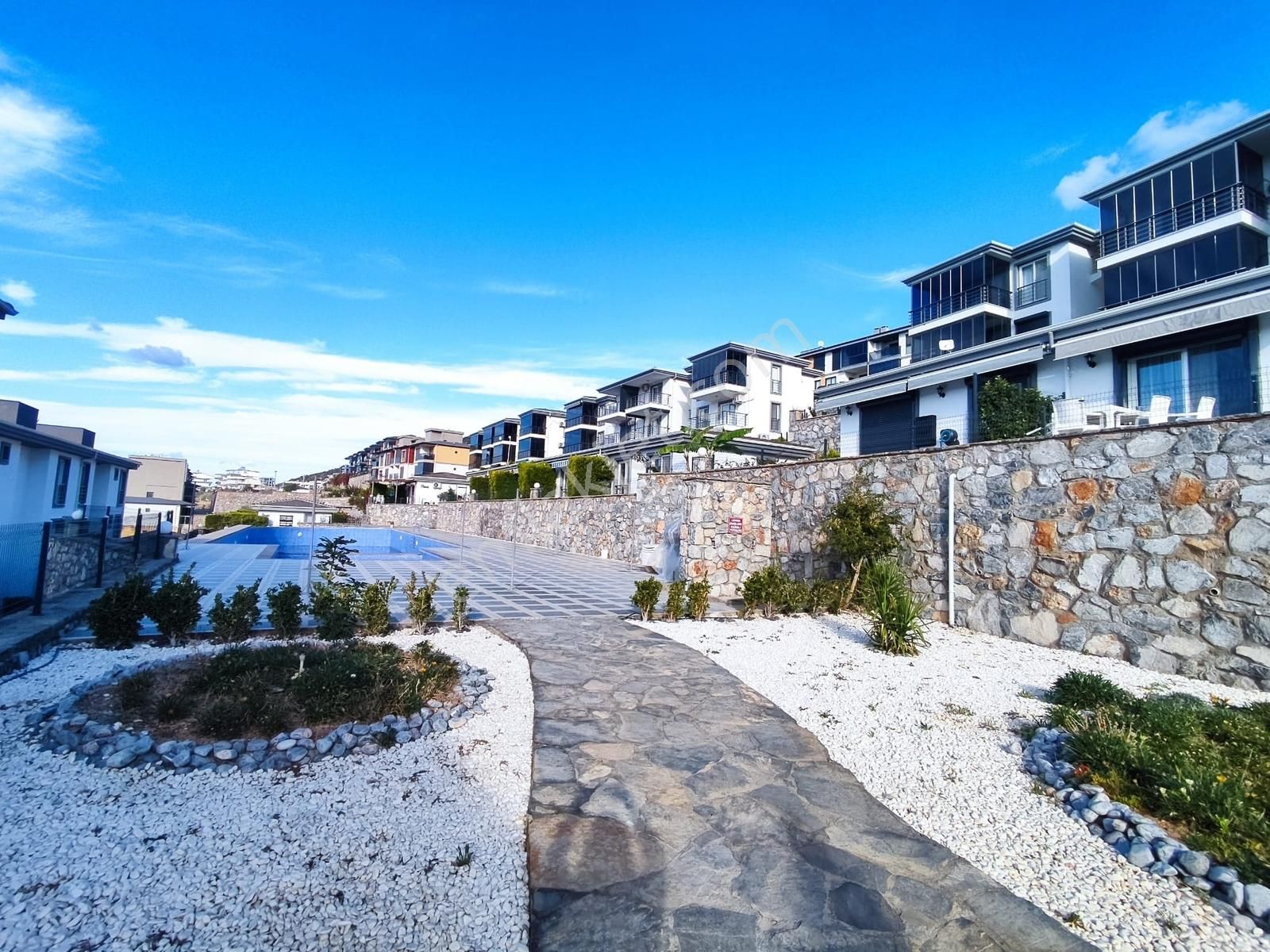 Akbük Te Satılık Full Eşyalı Deniz Manzaralı Bahçekat 1+1 Daire - Görsel 33