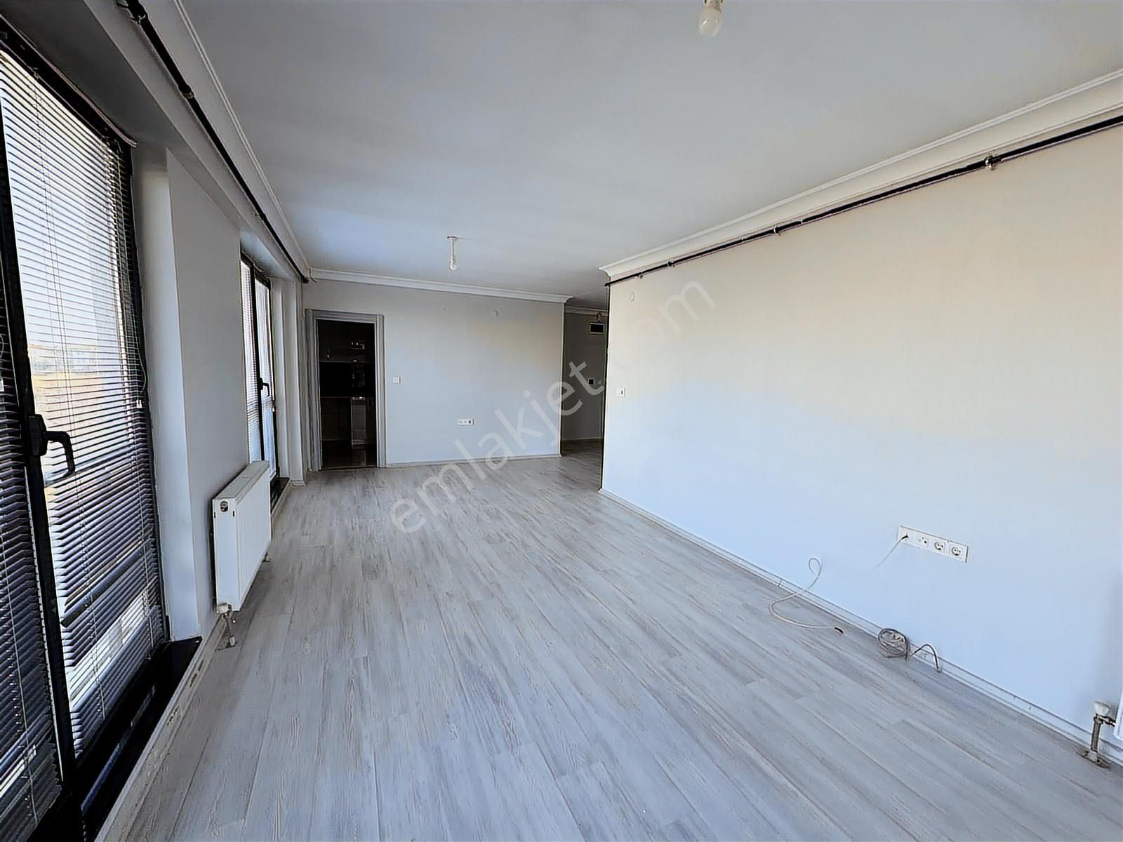 Kariyer'den Akhisar Girişinde 1+1 Geniş Kiralık Daire - Görsel 14