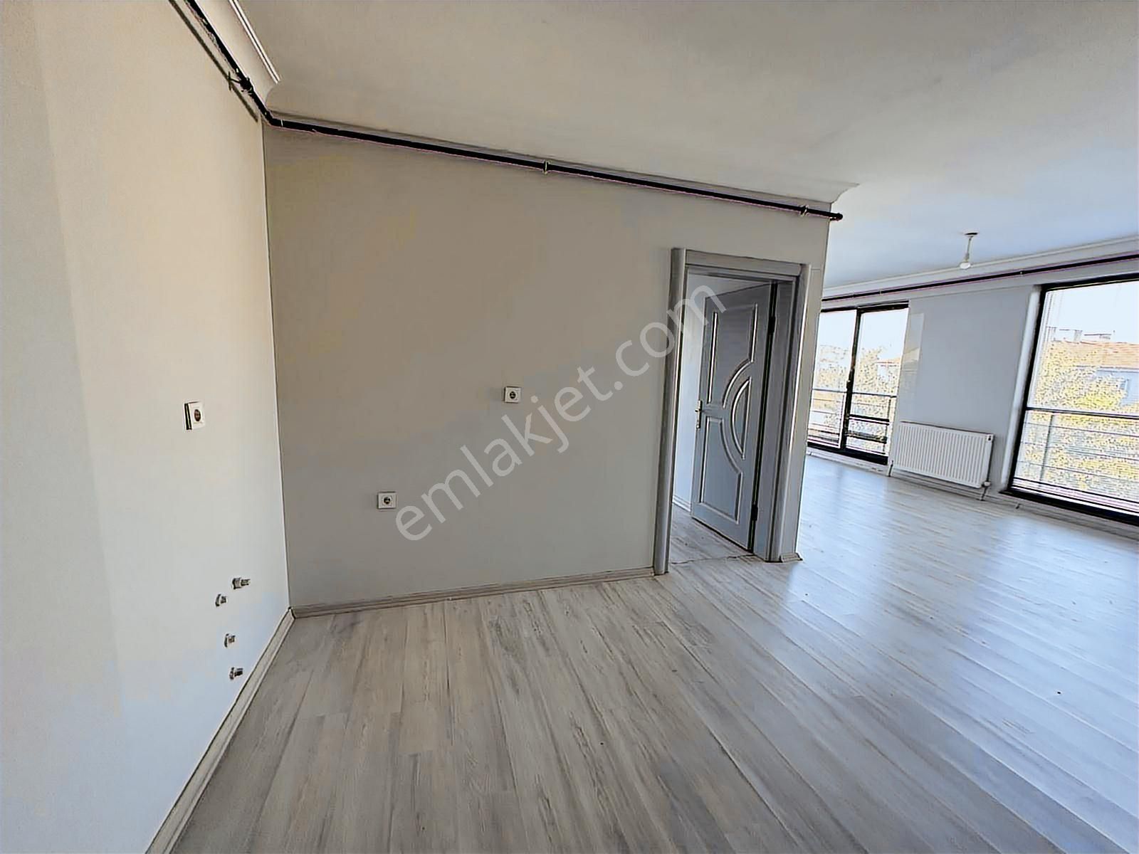 Kariyer'den Akhisar Girişinde 1+1 Geniş Kiralık Daire - Görsel 9
