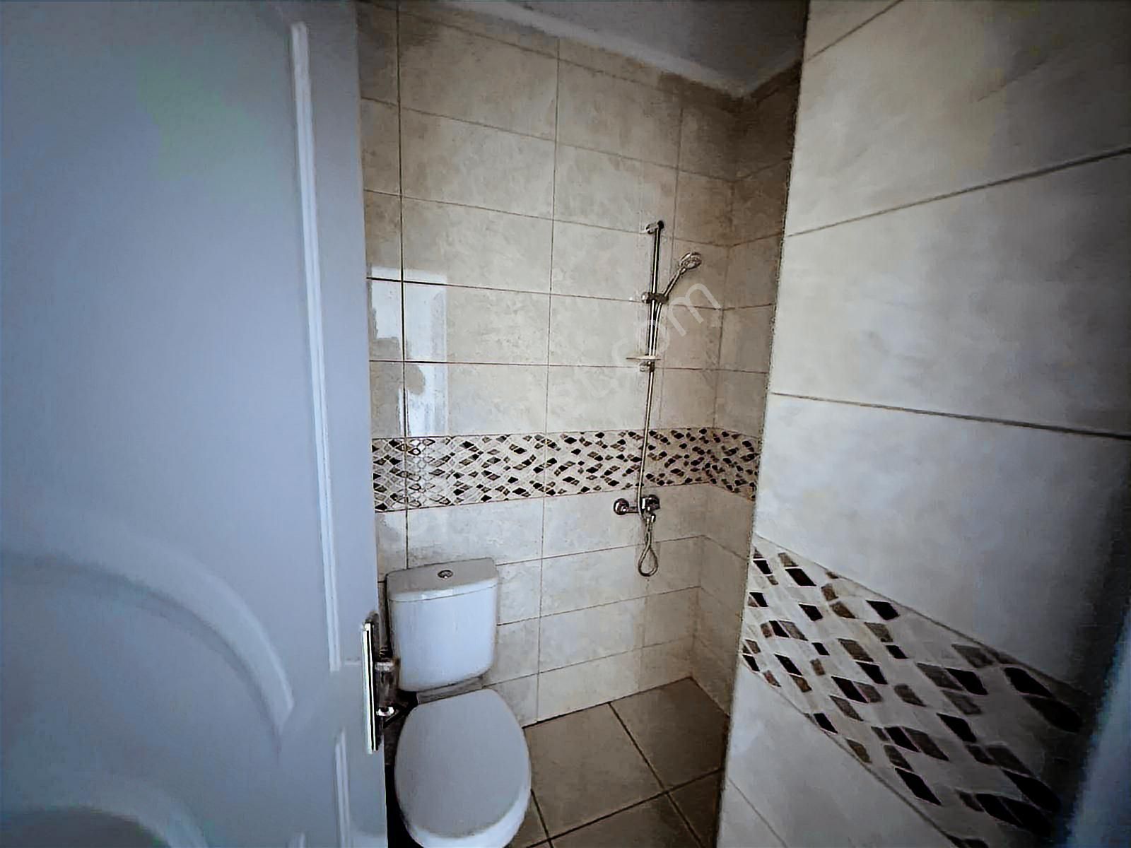 Kariyer'den Akhisar Girişinde 1+1 Geniş Kiralık Daire - Görsel 19
