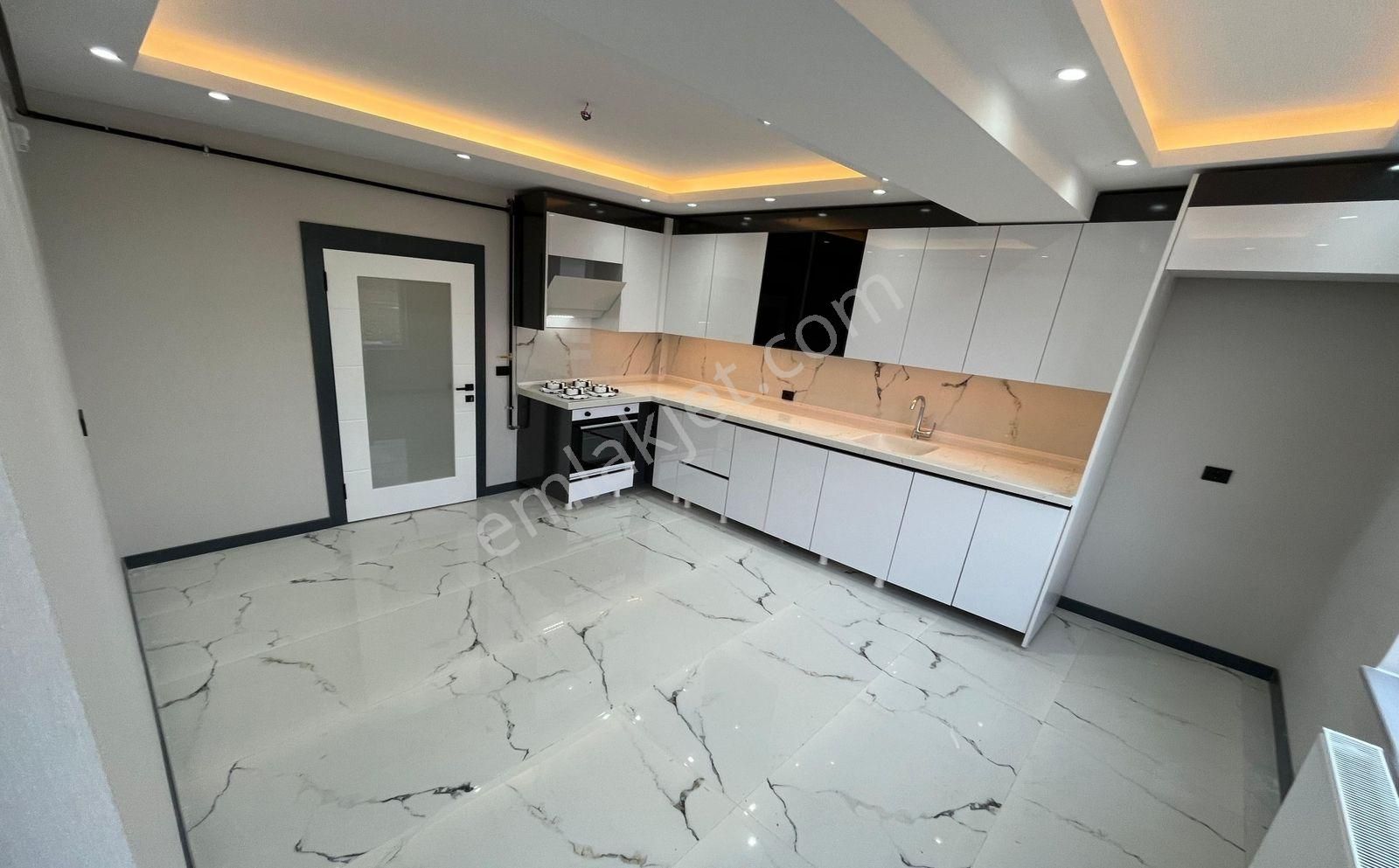 Yenikent Emlak'dan 3+1 Katta Ultra Lüx İşçilikli Yüksek Kredili - Görsel 25