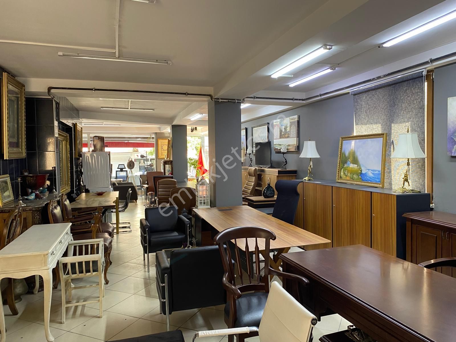 Mektep Caddesi Üzeri Net 120 M² Kullanımlı Satılık Mağaza - Görsel 2