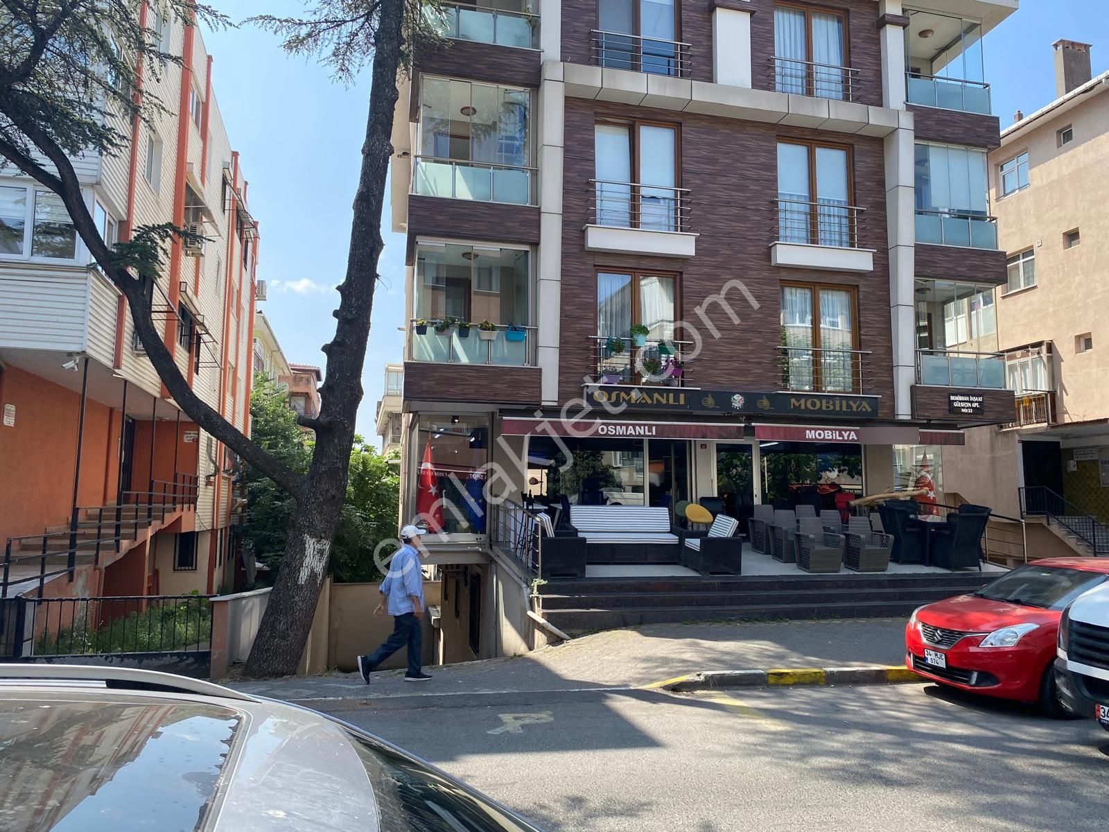 Mektep Caddesi Üzeri Net 120 M² Kullanımlı Satılık Mağaza