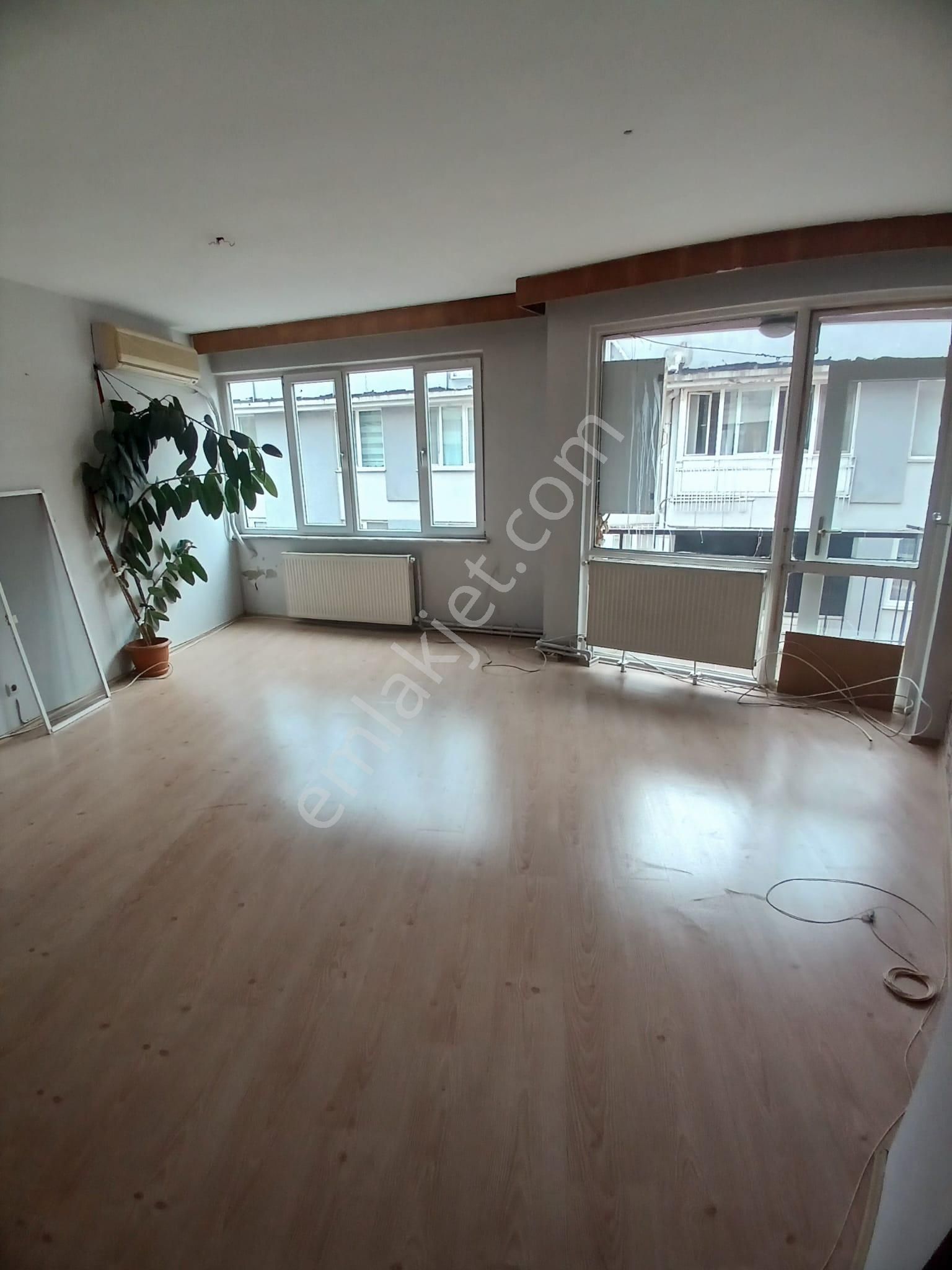 Heykelde Bakımlı Kiralık Daire