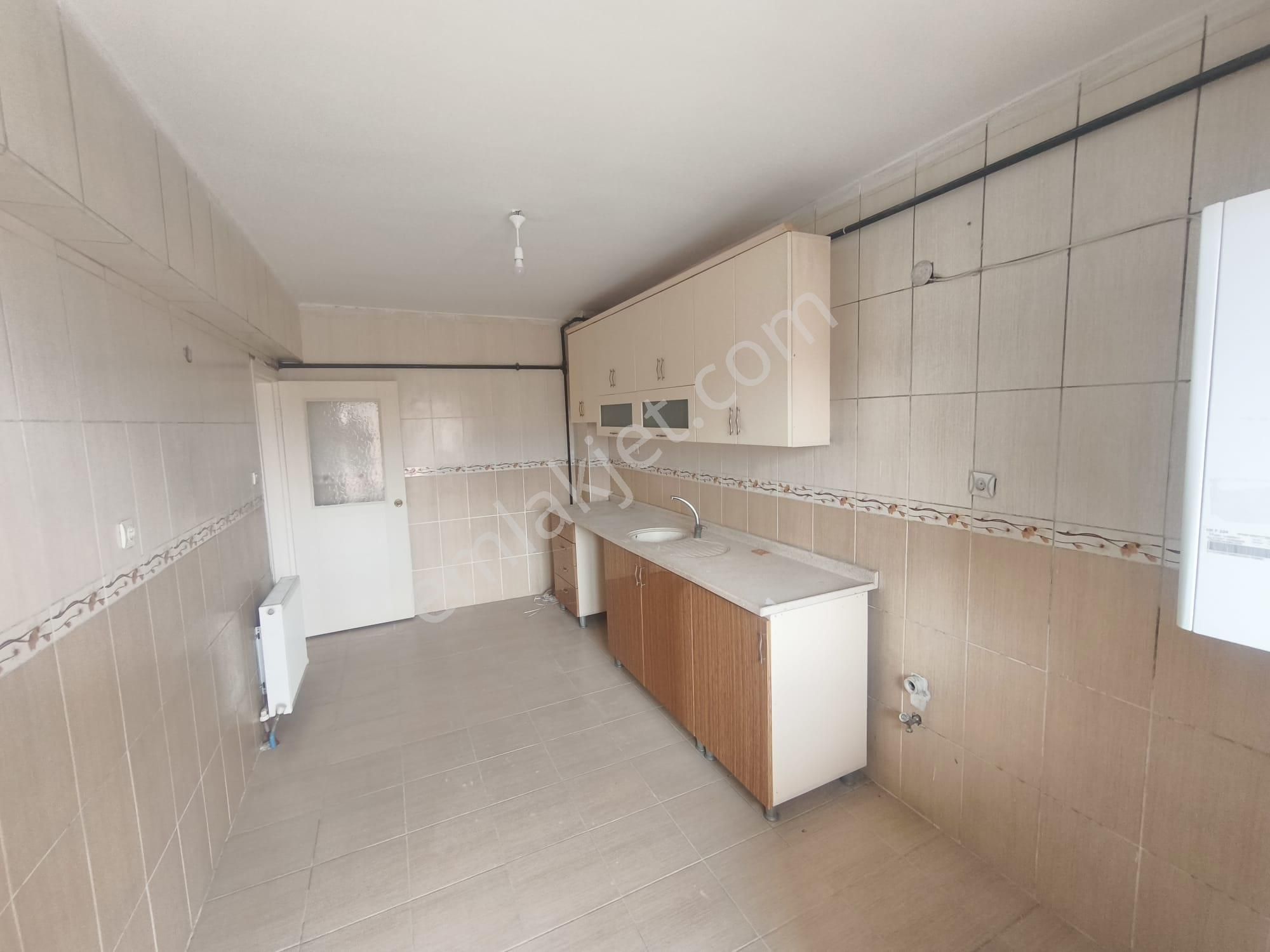 Altındağ - Beşikkaya Mahallesi Taş Cami Yak. Katta 3+1 Satılık Daire !!! - Görsel 3