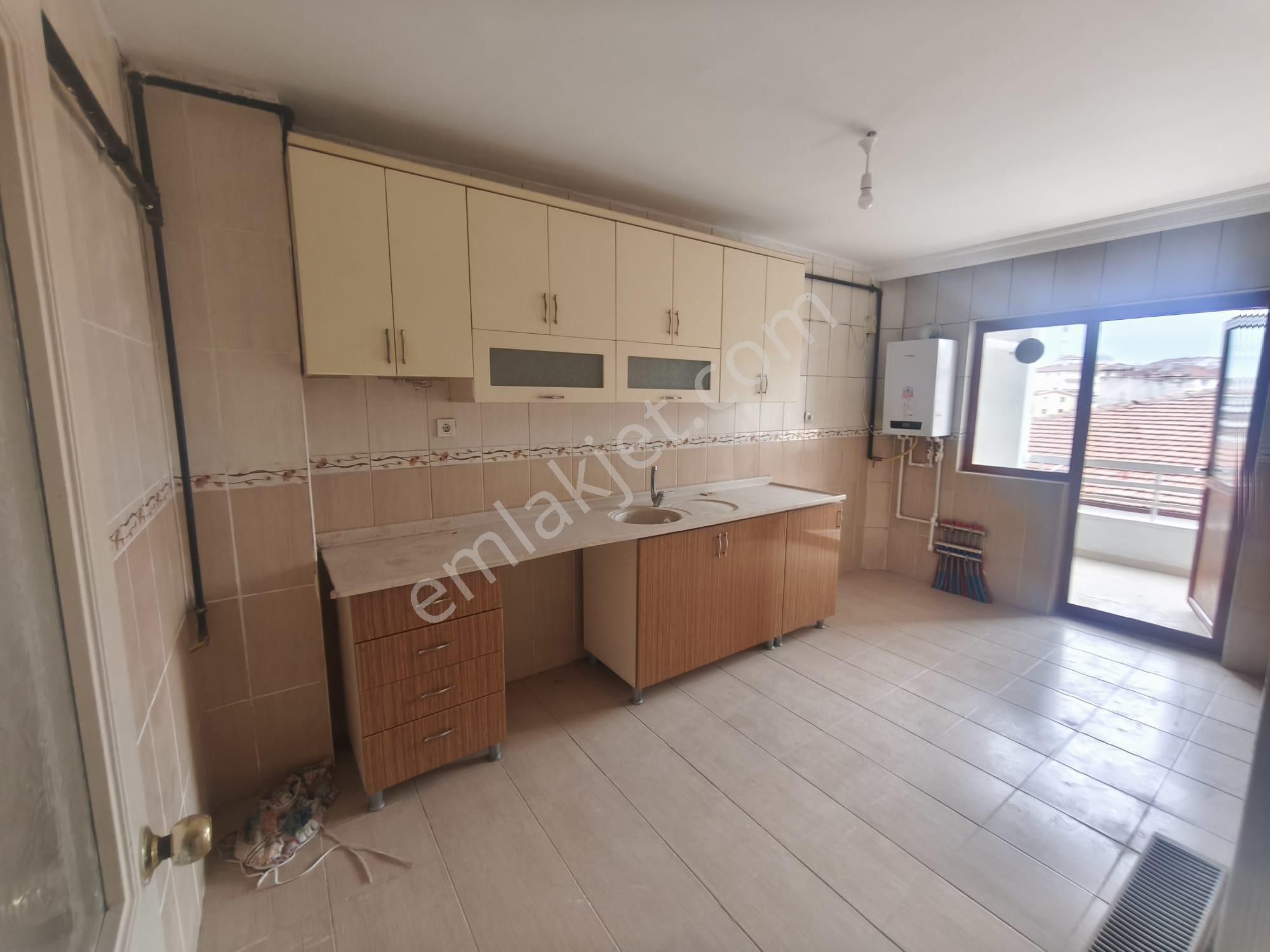 Altındağ - Beşikkaya Mahallesi Taş Cami Yak. Katta 3+1 Satılık Daire !!! - Görsel 2