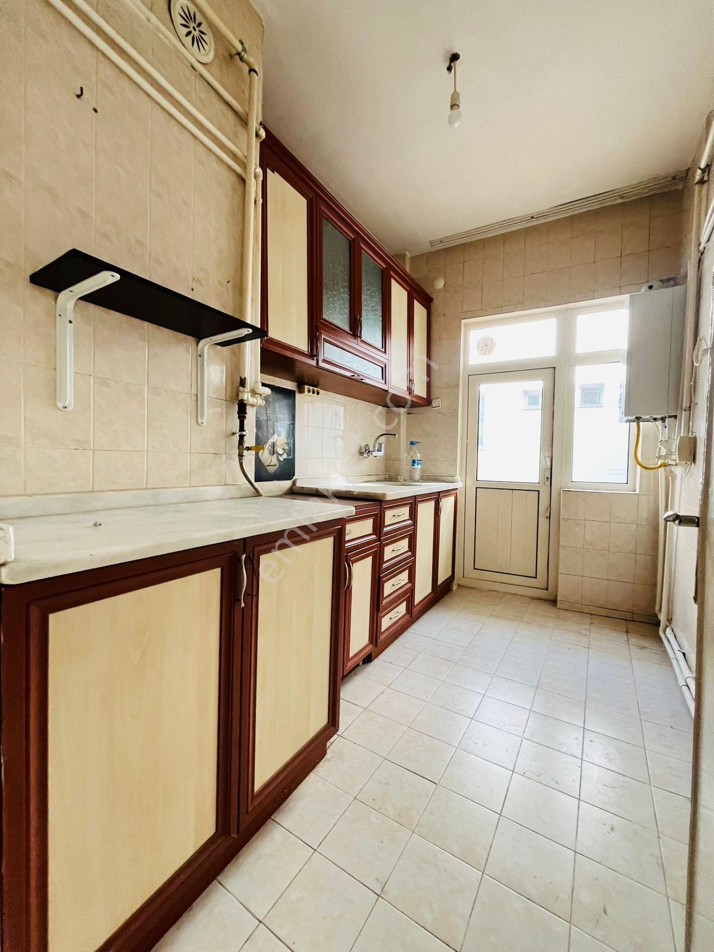 Münzeviler Cad. Dibi Katta Satılık 3+1 Daire !!! - Görsel 13