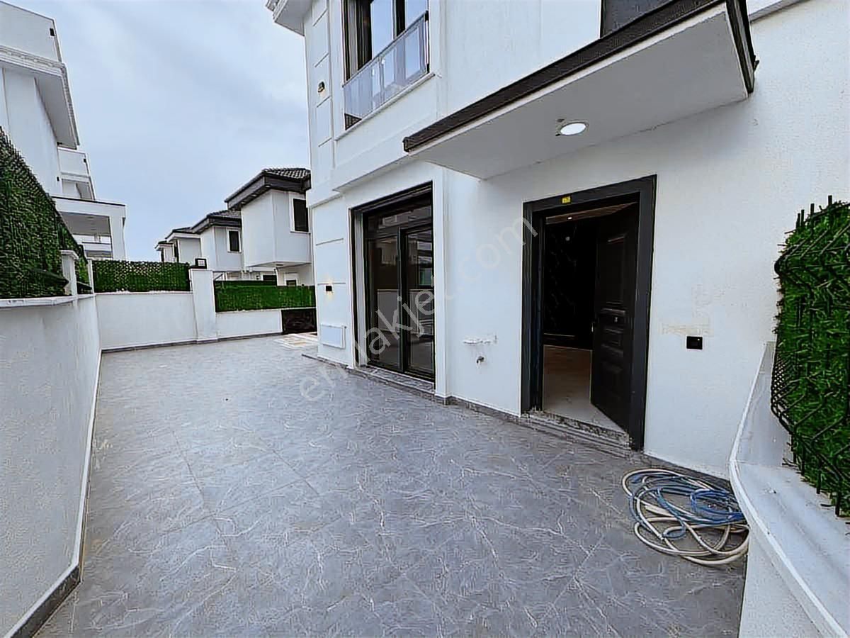 Çamlıkta Müstakıl Havuzlu Sıfır Vılla - Görsel 5