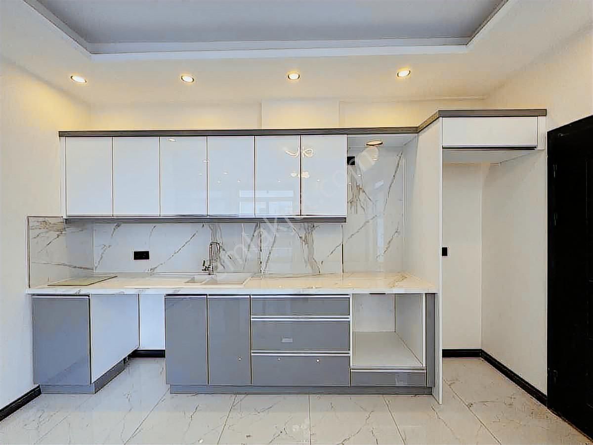 Çamlıkta Müstakıl Havuzlu Sıfır Vılla - Görsel 18