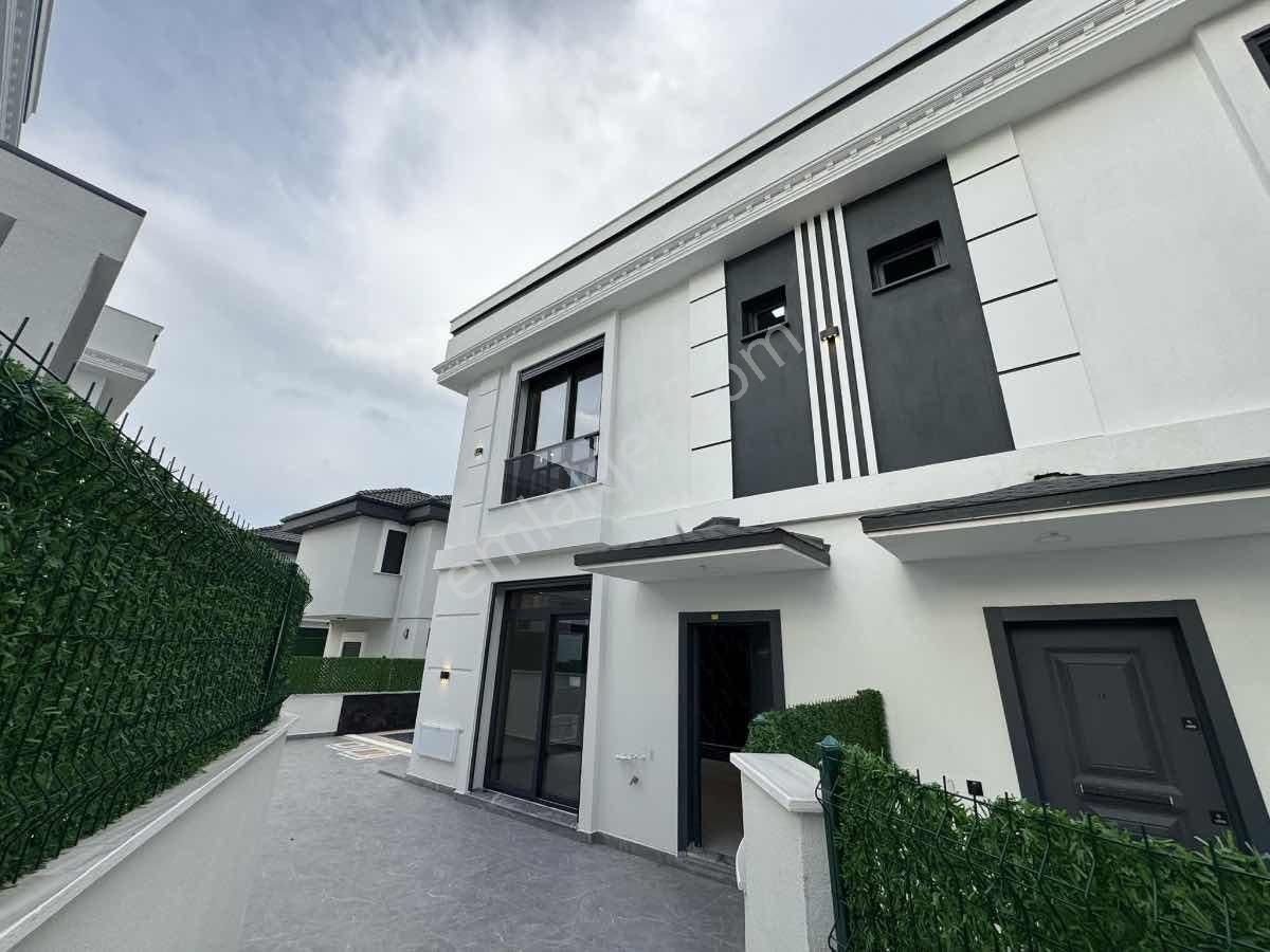 Çamlıkta Müstakıl Havuzlu Sıfır Vılla - Görsel 13