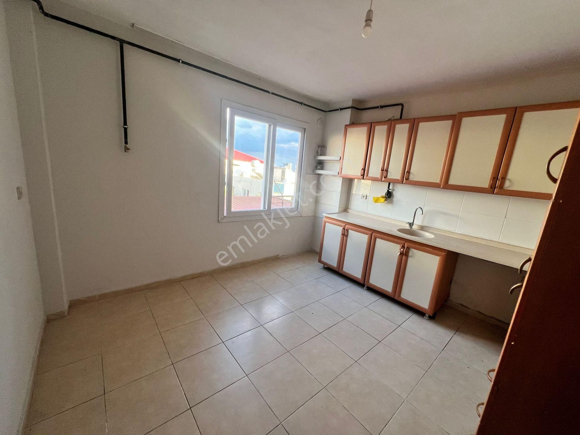 Karınca'dan Eski Mezitli'de Müstakil Tadında Geniş 2+1 Kiralık ! - Görsel 2