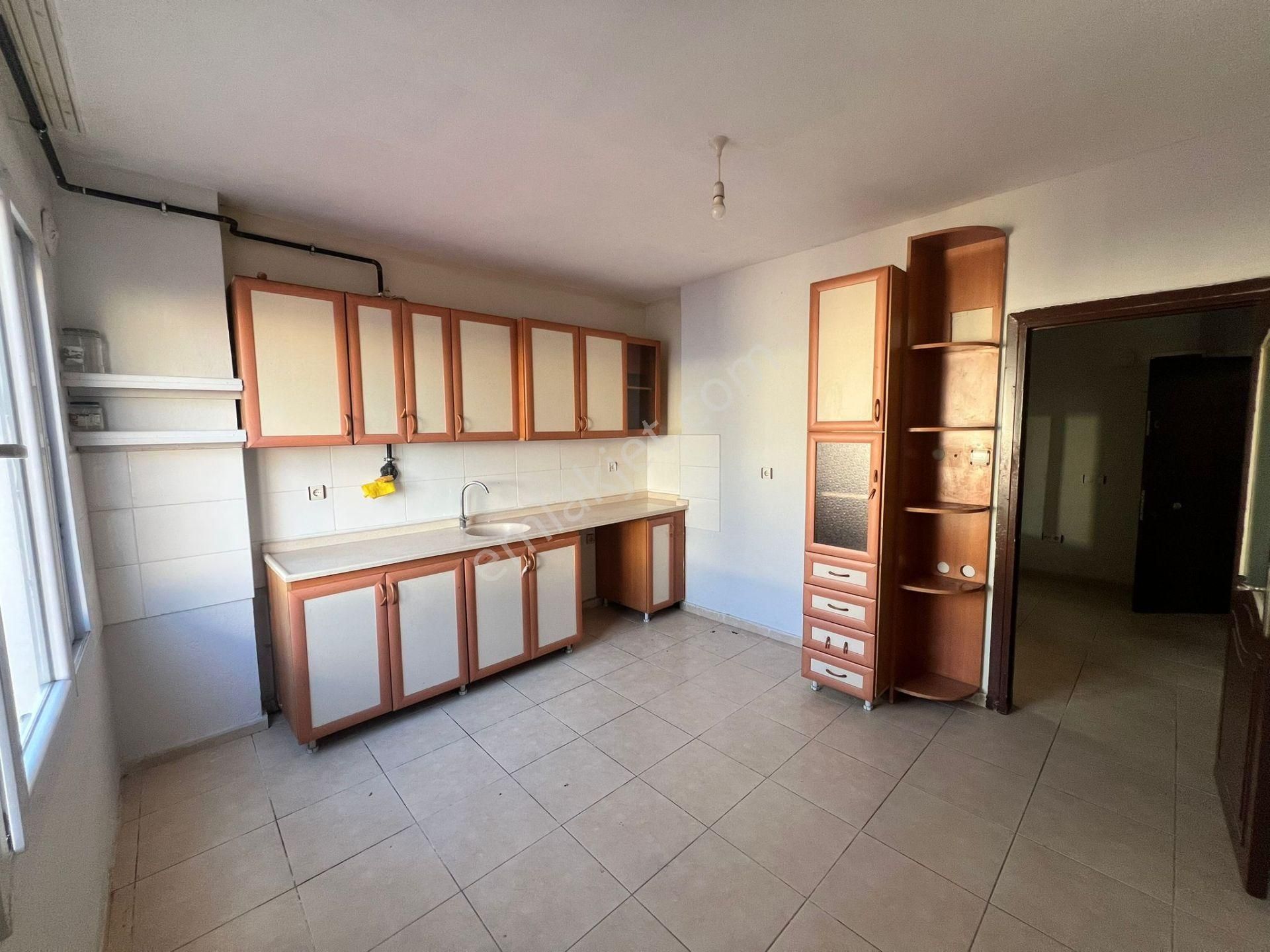 Karınca'dan Eski Mezitli'de Müstakil Tadında Geniş 2+1 Kiralık !