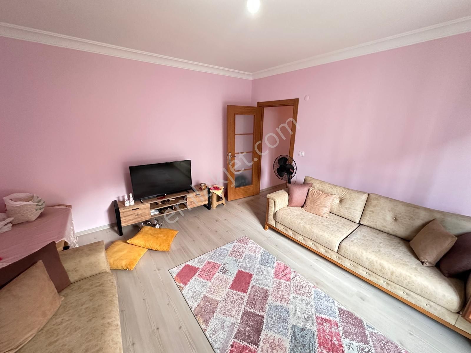 Çekmeköy Kirazlıdere Mah. 2+1,85m2,iskanlı Ara Kat Daire - Görsel 2